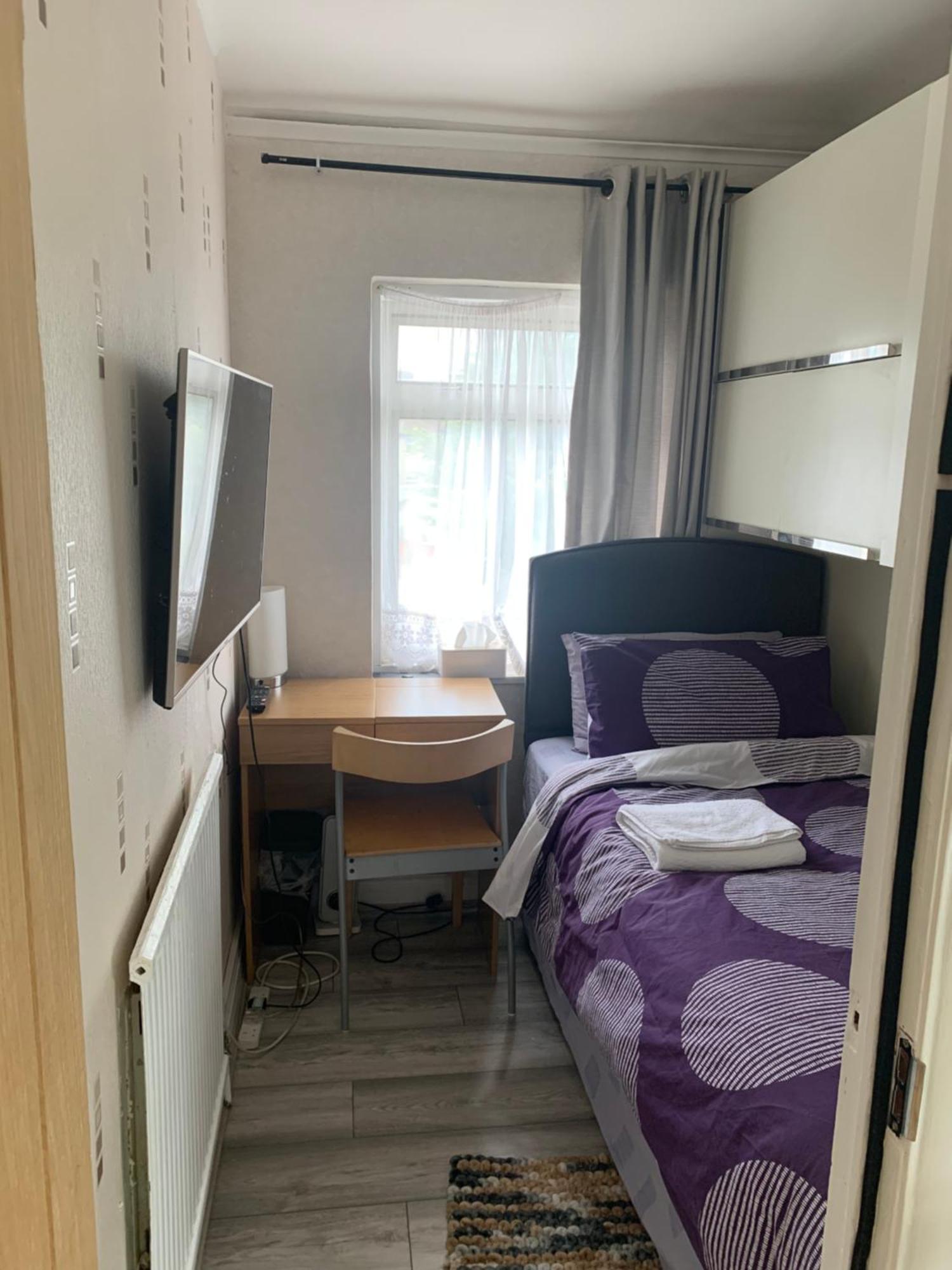 Small Single Boxroom Ovo Wembley Stadium * London