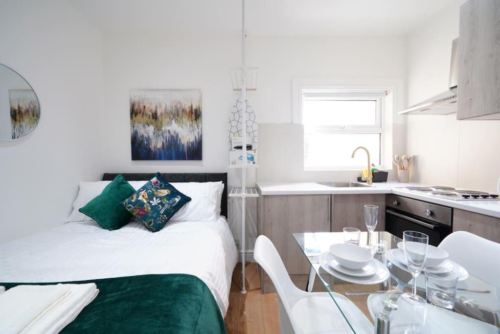 Apartment New 3 London