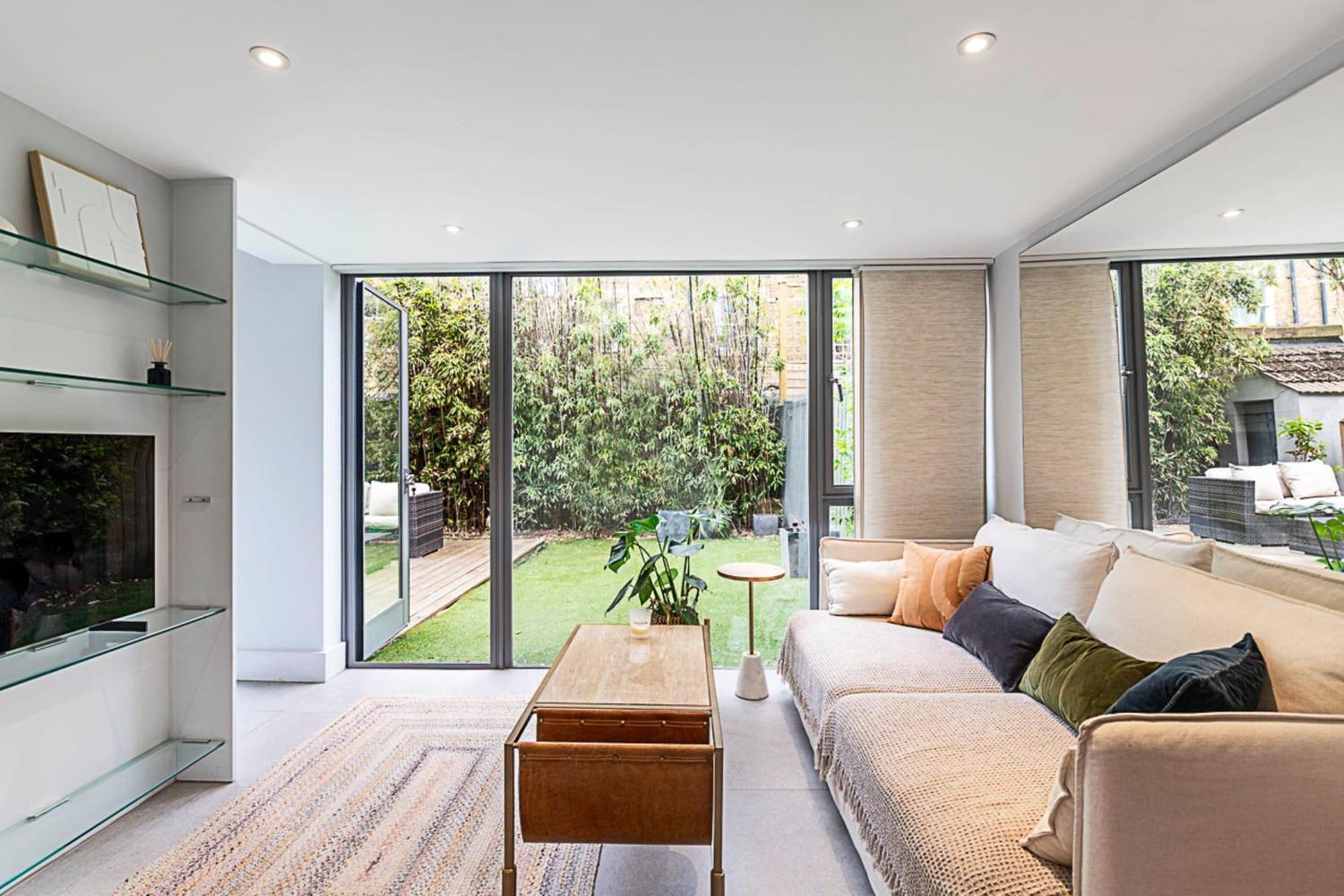 Renovated Historic & Garden In Enclave Ferienhaus *