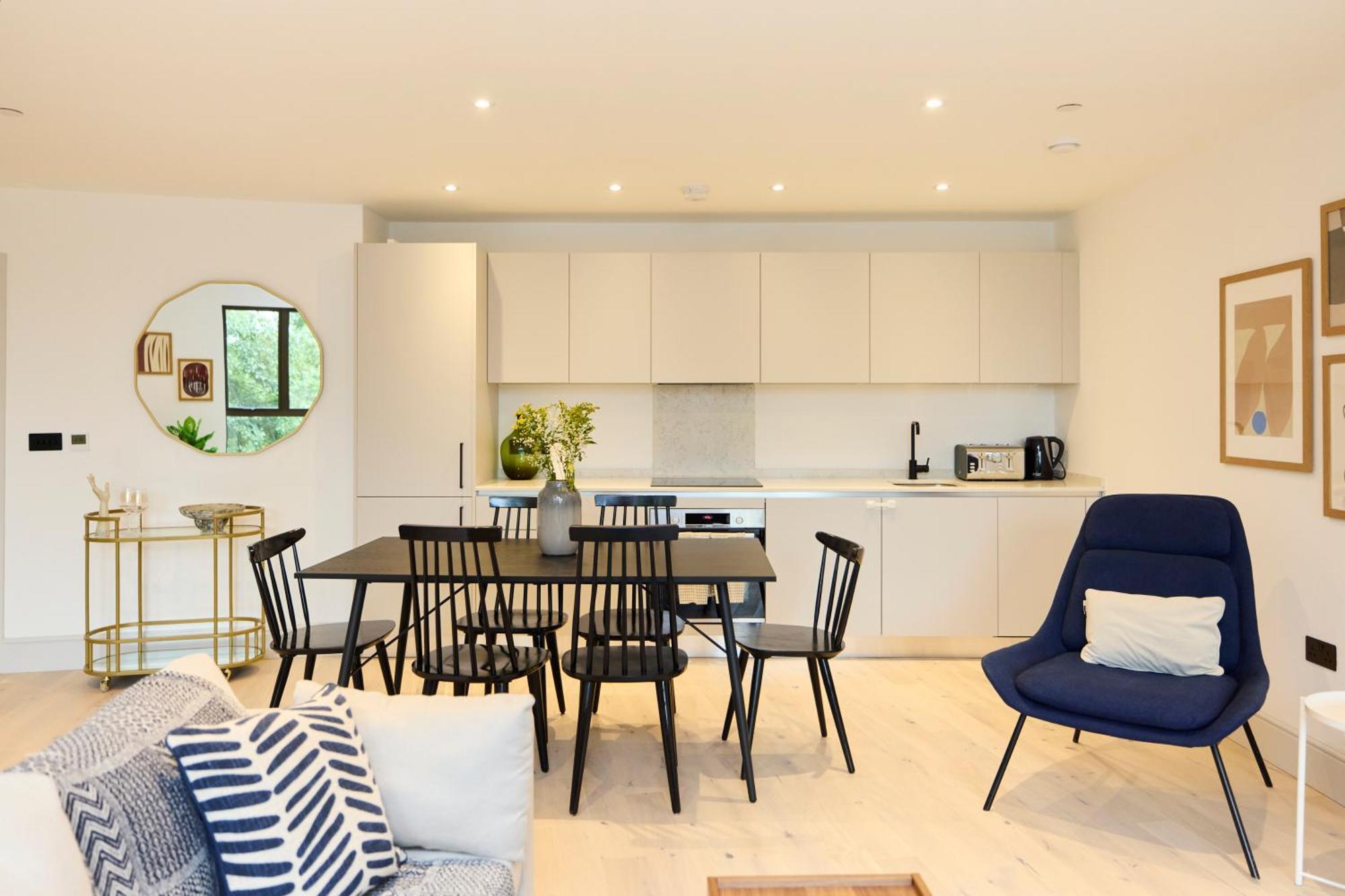 The South Wimbledon Place - Adorable 2bdr Flat With Balcony Lägenhet *