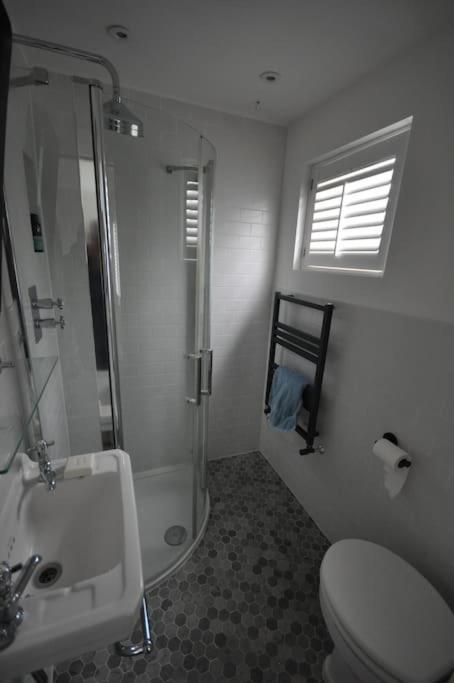 Lovely 2-bed Maisonette With Garden Close To River In Barnes - Mortlake Lejlighed London