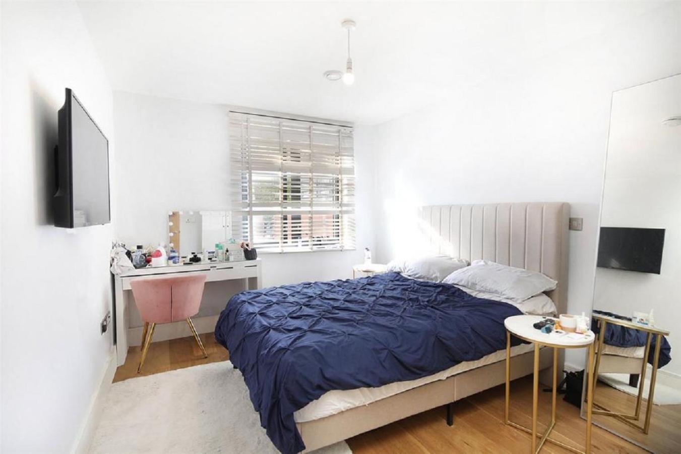 Lägenhet Exquisite One Bed With View And Near Tube *