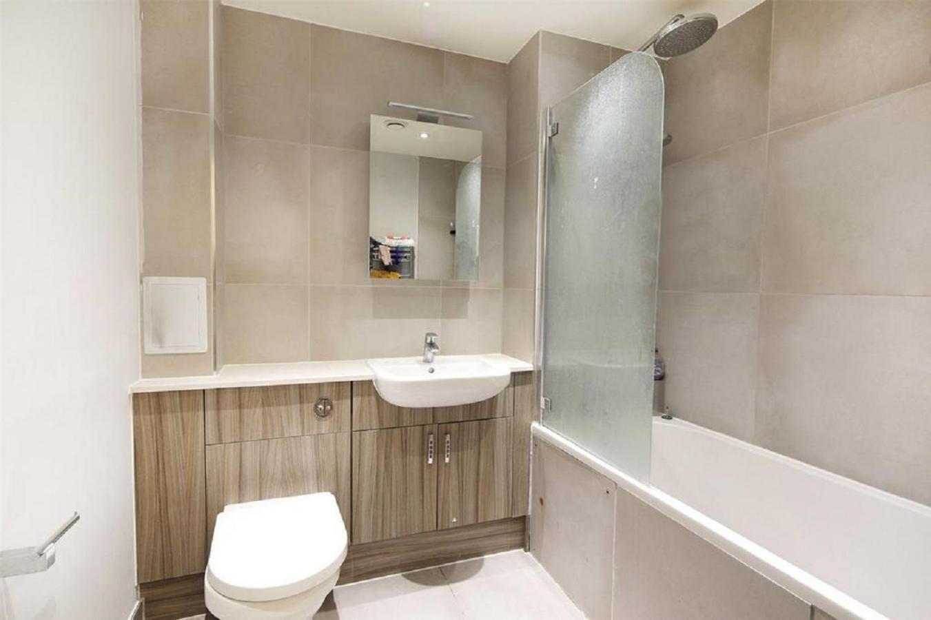 Lägenhet Exquisite One Bed With View And Near Tube