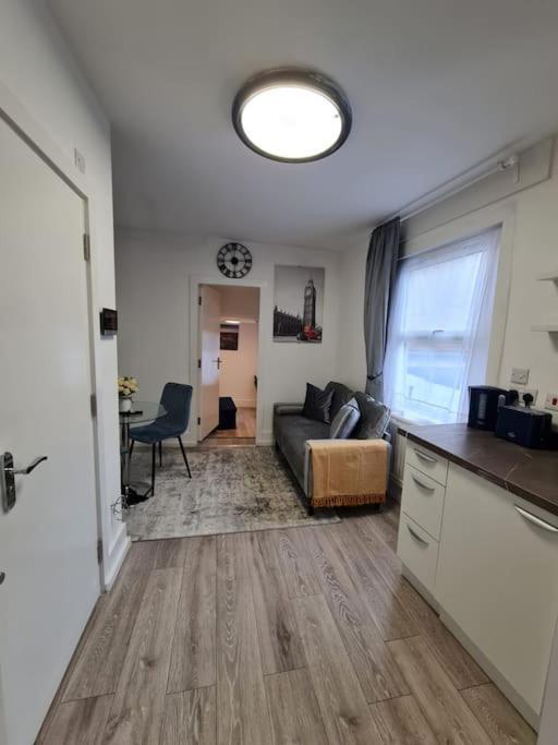 Stylish And Spacious 1 Bedroom Kensal Tube 1a Appartamento *