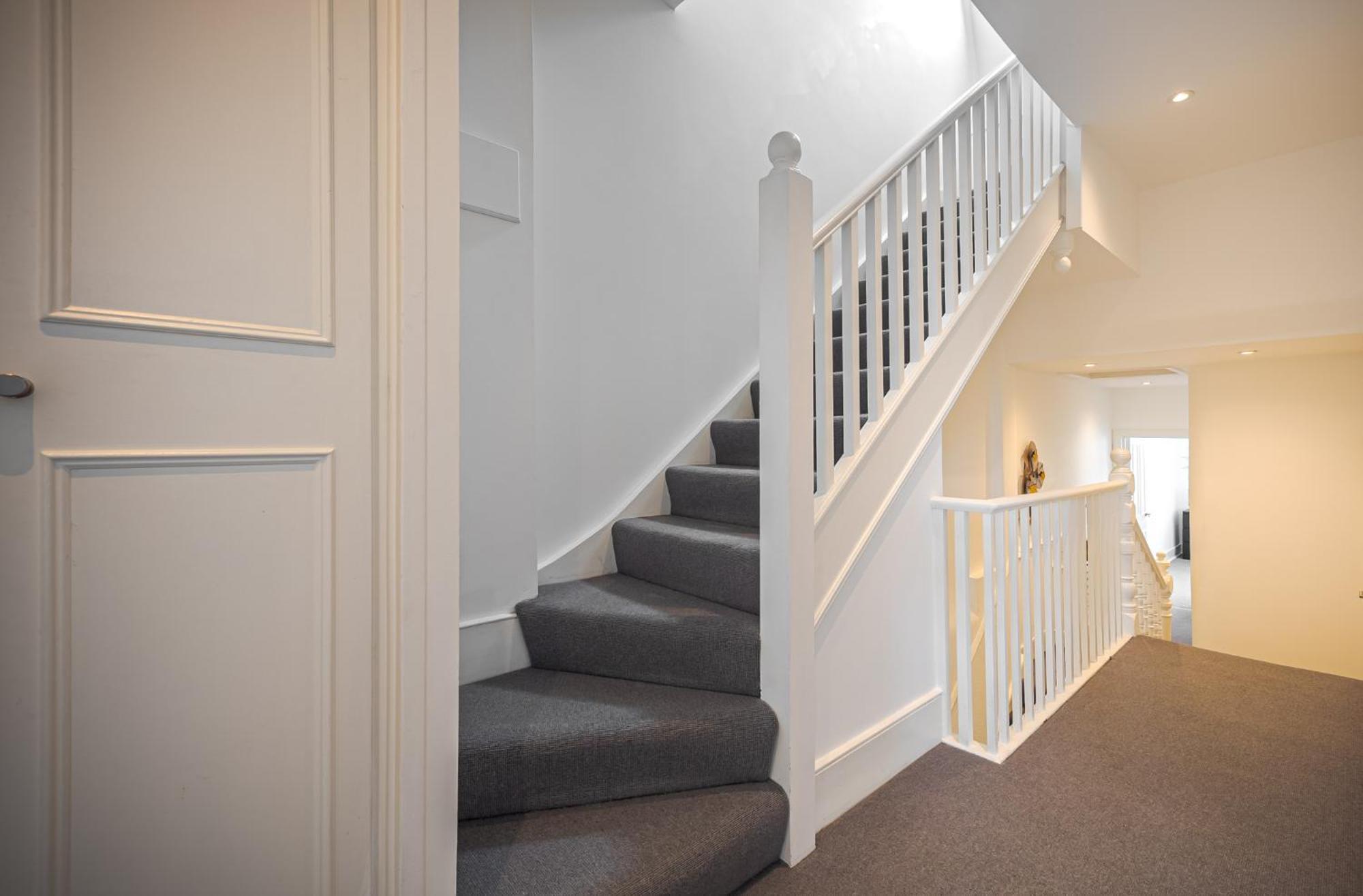 Charming 3bedroom In Londra