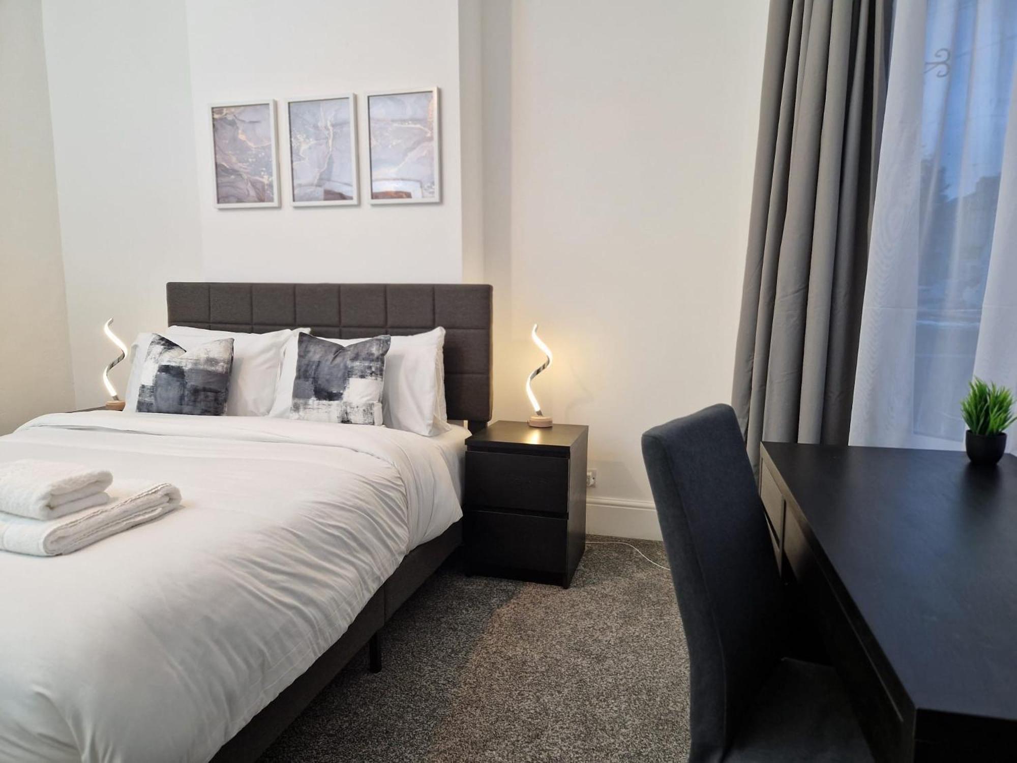 Excel Airport O2 King Beds With Garden Londra