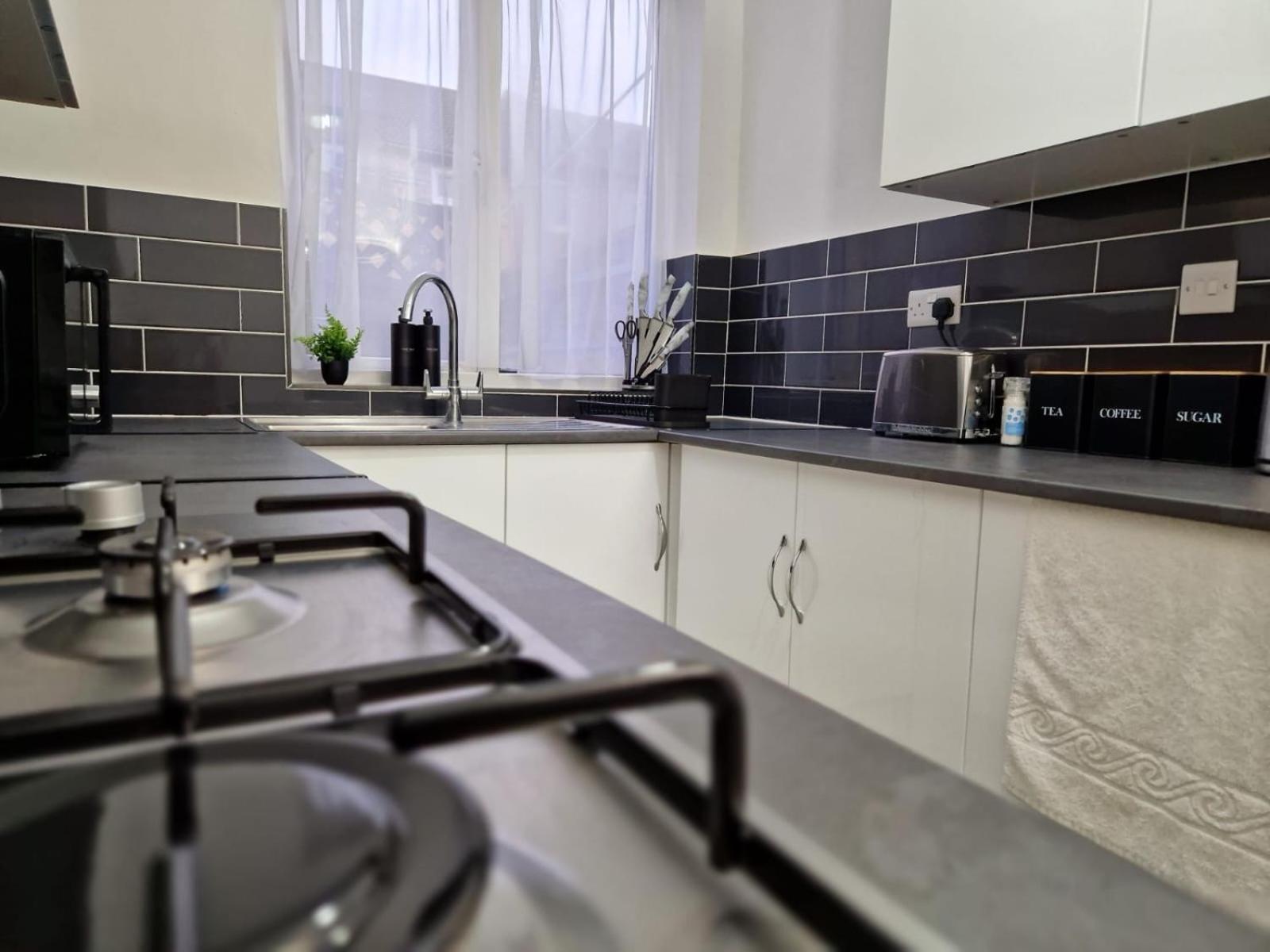 Excel Airport O2 King Beds With Garden * Londra