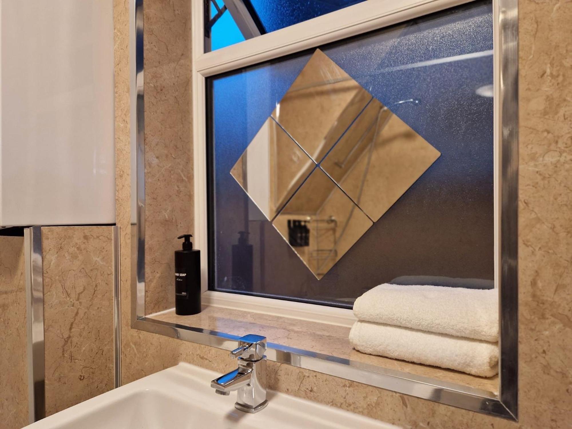 Excel Airport O2 King Beds With Garden Appartamento