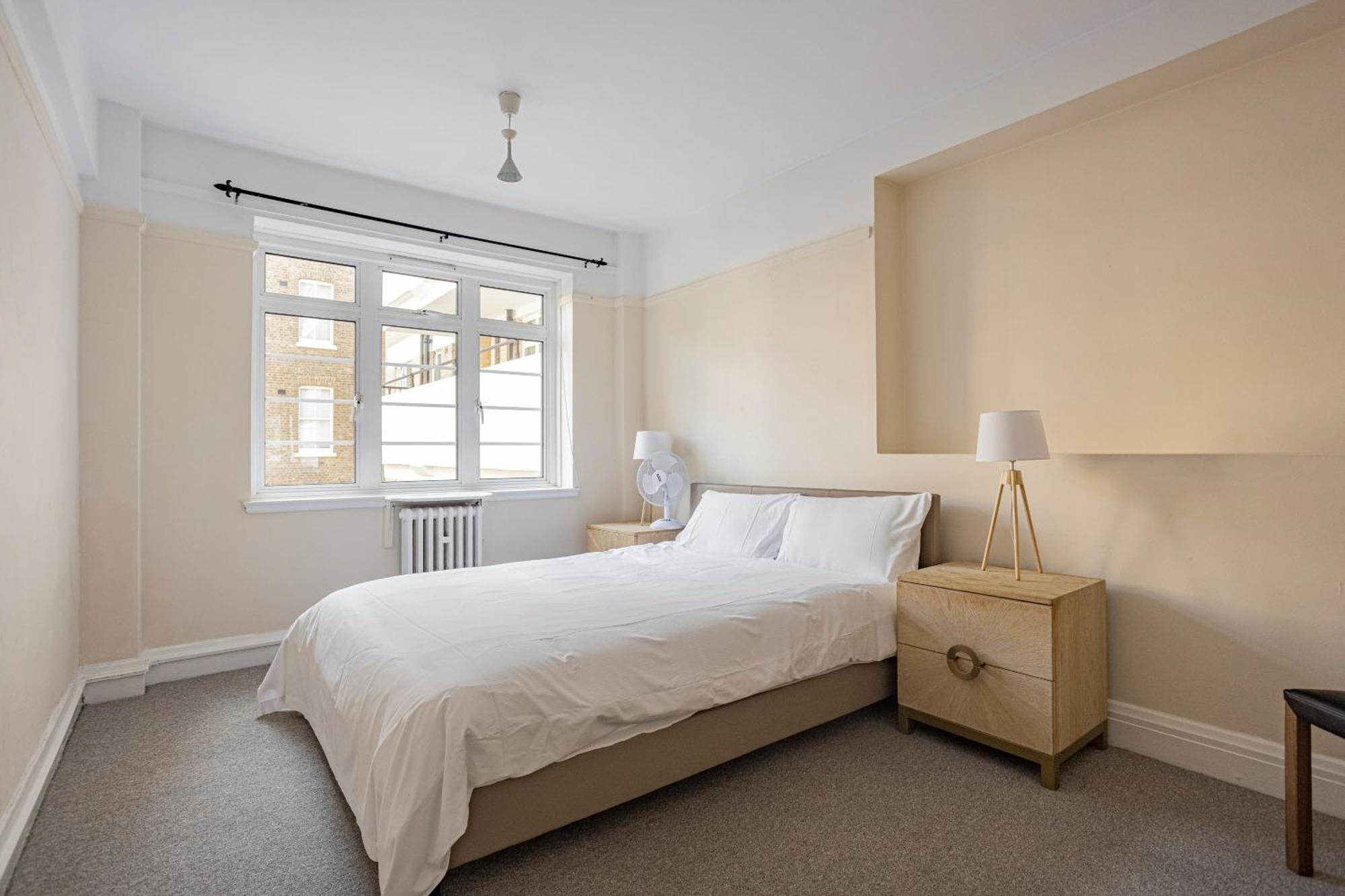 Three Bed Flat Near Earls Court Tube Lejlighed London