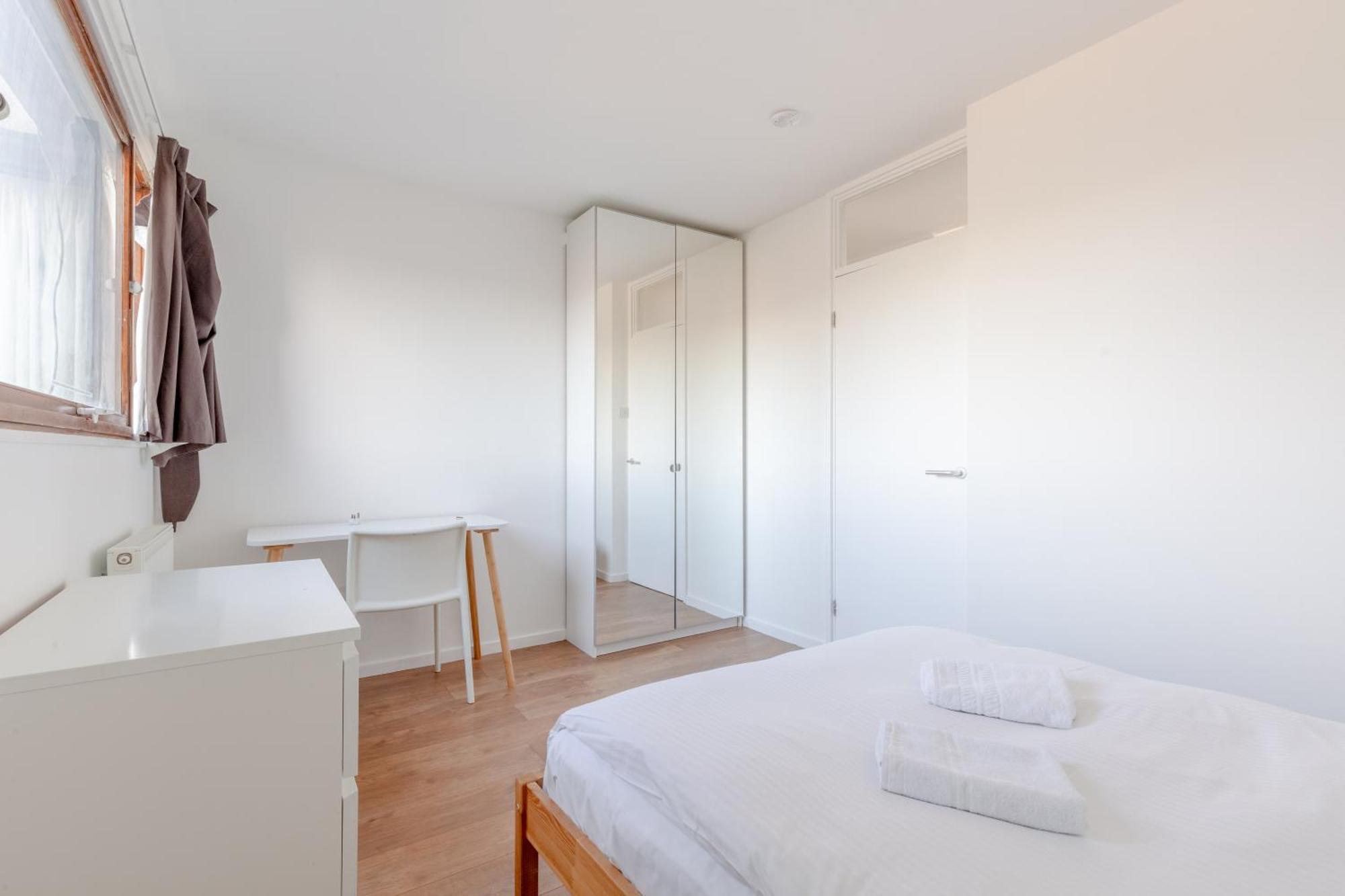 Unique Spacious Central 3 Bedroom With Rooftop Terrace Lejlighed *
