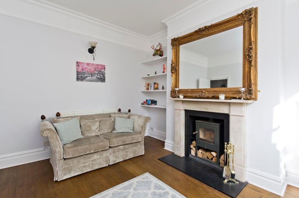 Apartment Charming 2-bed Near Buckingham Palace London