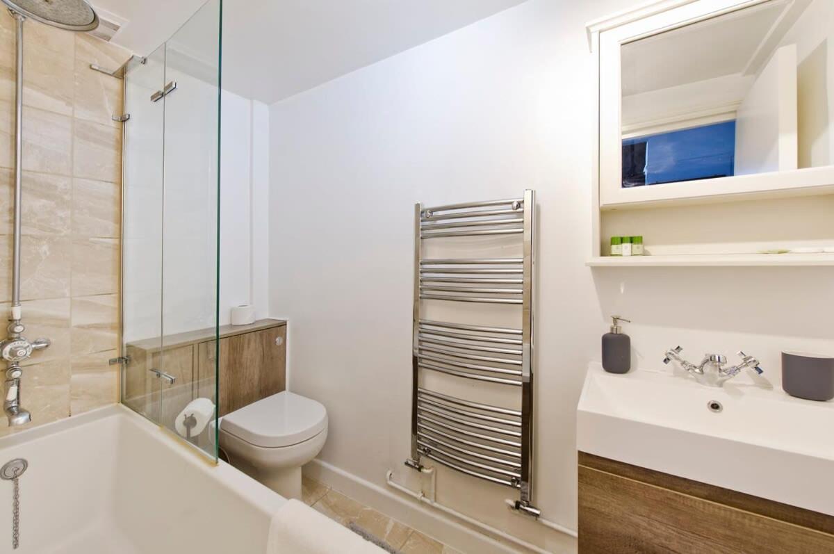 Charming 2-bed Near Buckingham Palace *