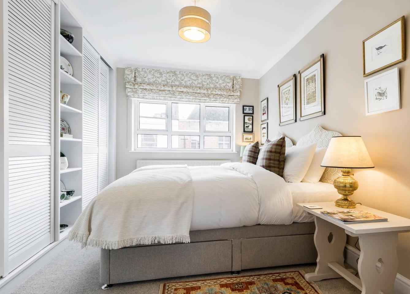 3 Bedroom On Portobello Road In Notting Hill Apartment