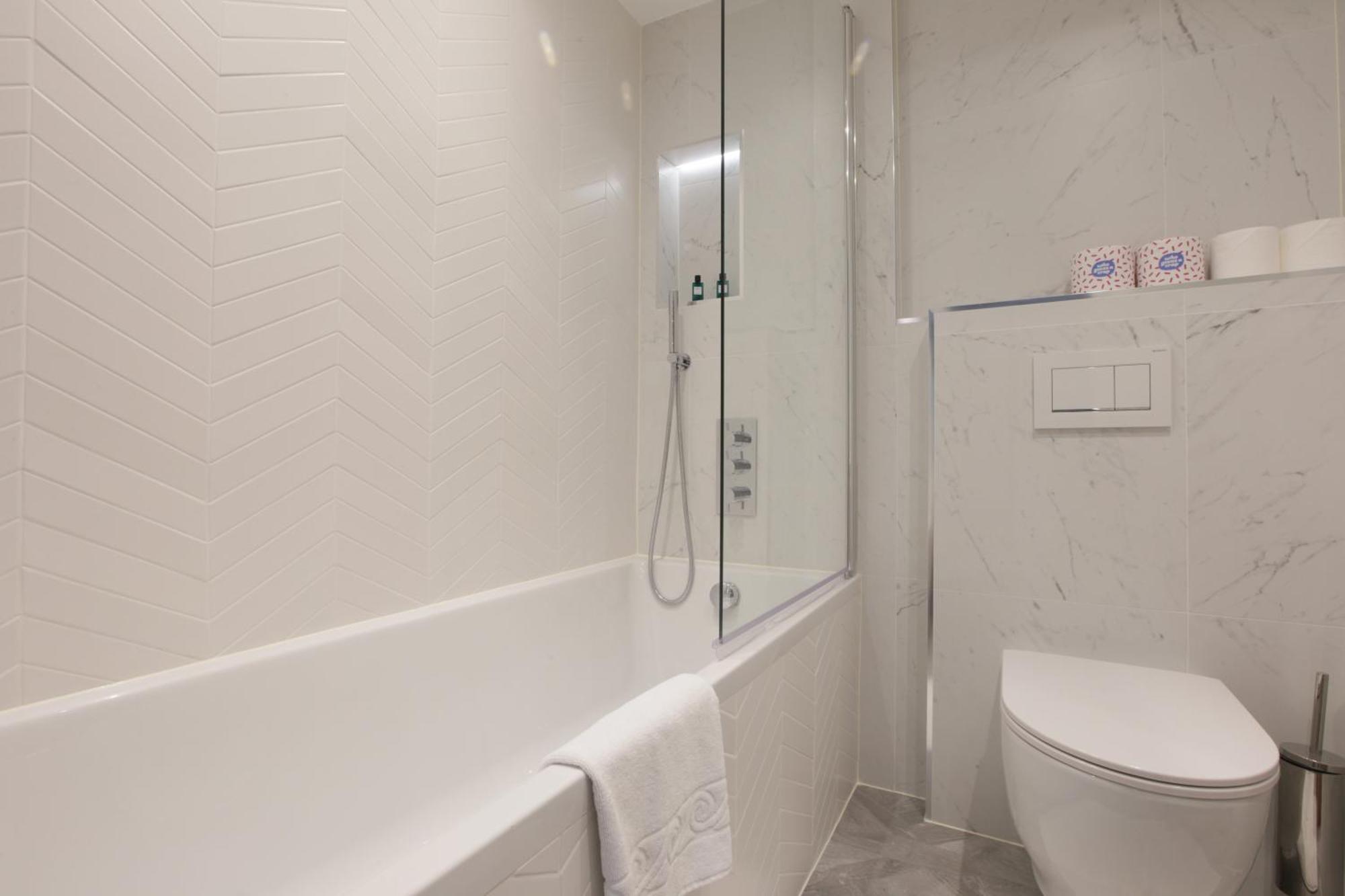 Newly Refurbished 1 Bedroom In Vibrant Notting Hill London