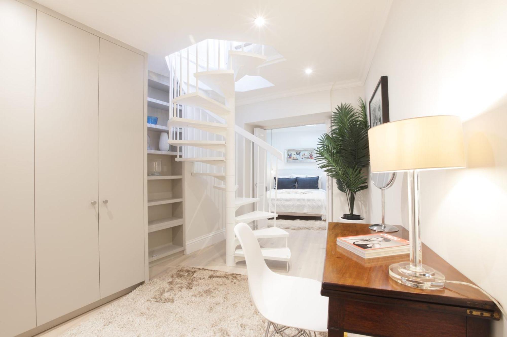 Newly Refurbished 1 Bedroom In Vibrant Notting Hill *