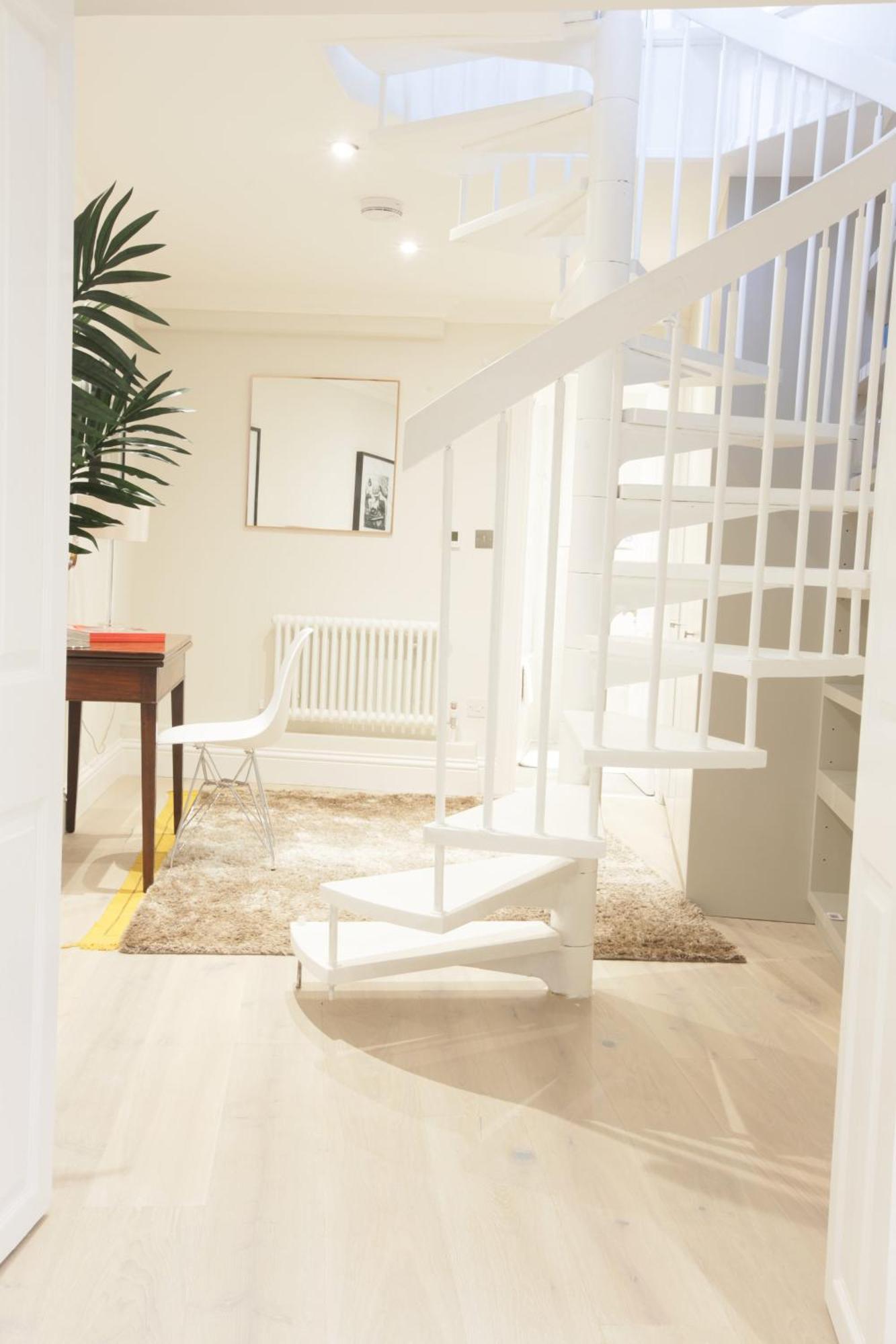 Newly Refurbished 1 Bedroom In Vibrant Notting Hill Apartment