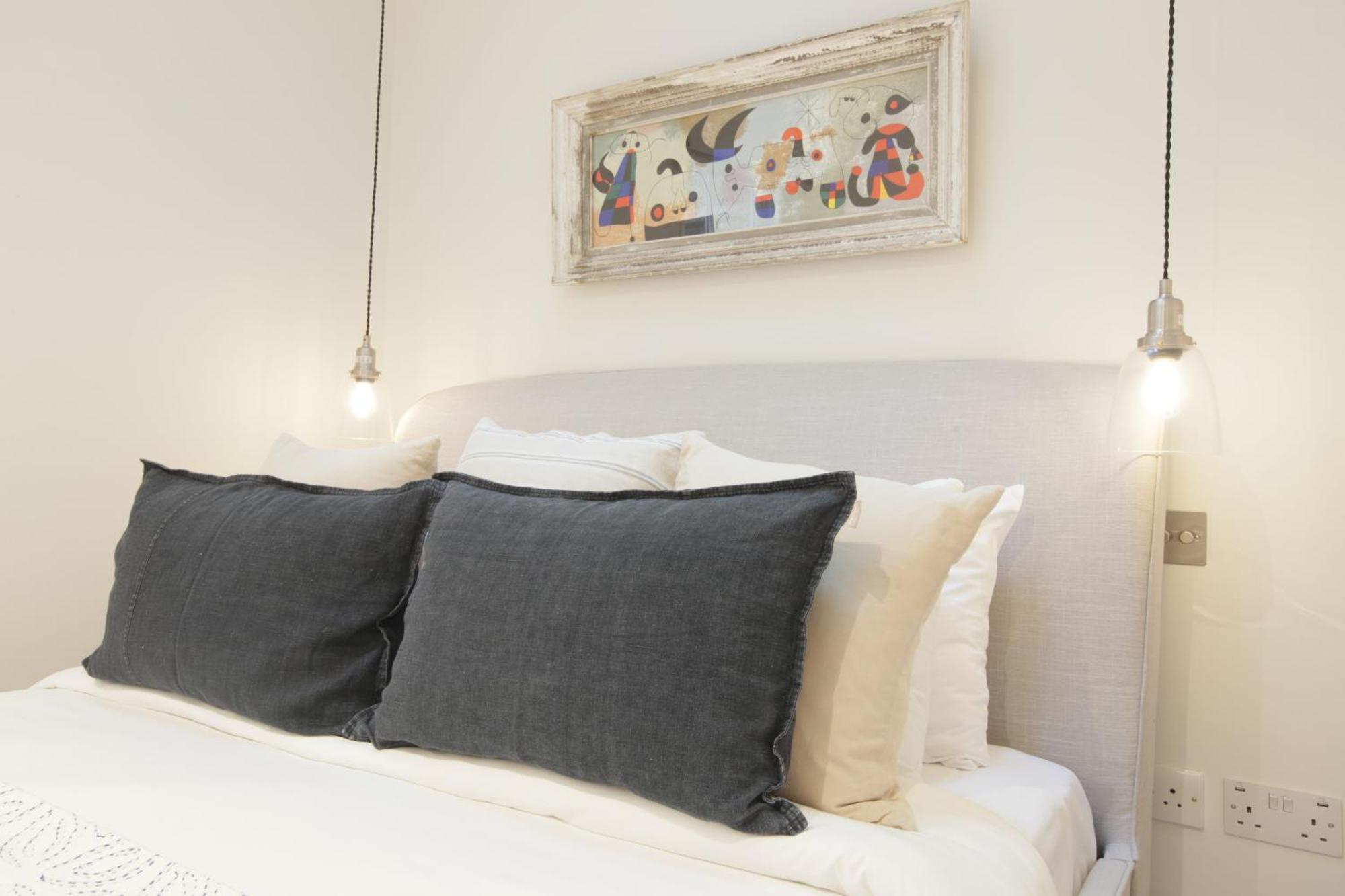 Newly Refurbished 1 Bedroom In Vibrant Notting Hill London