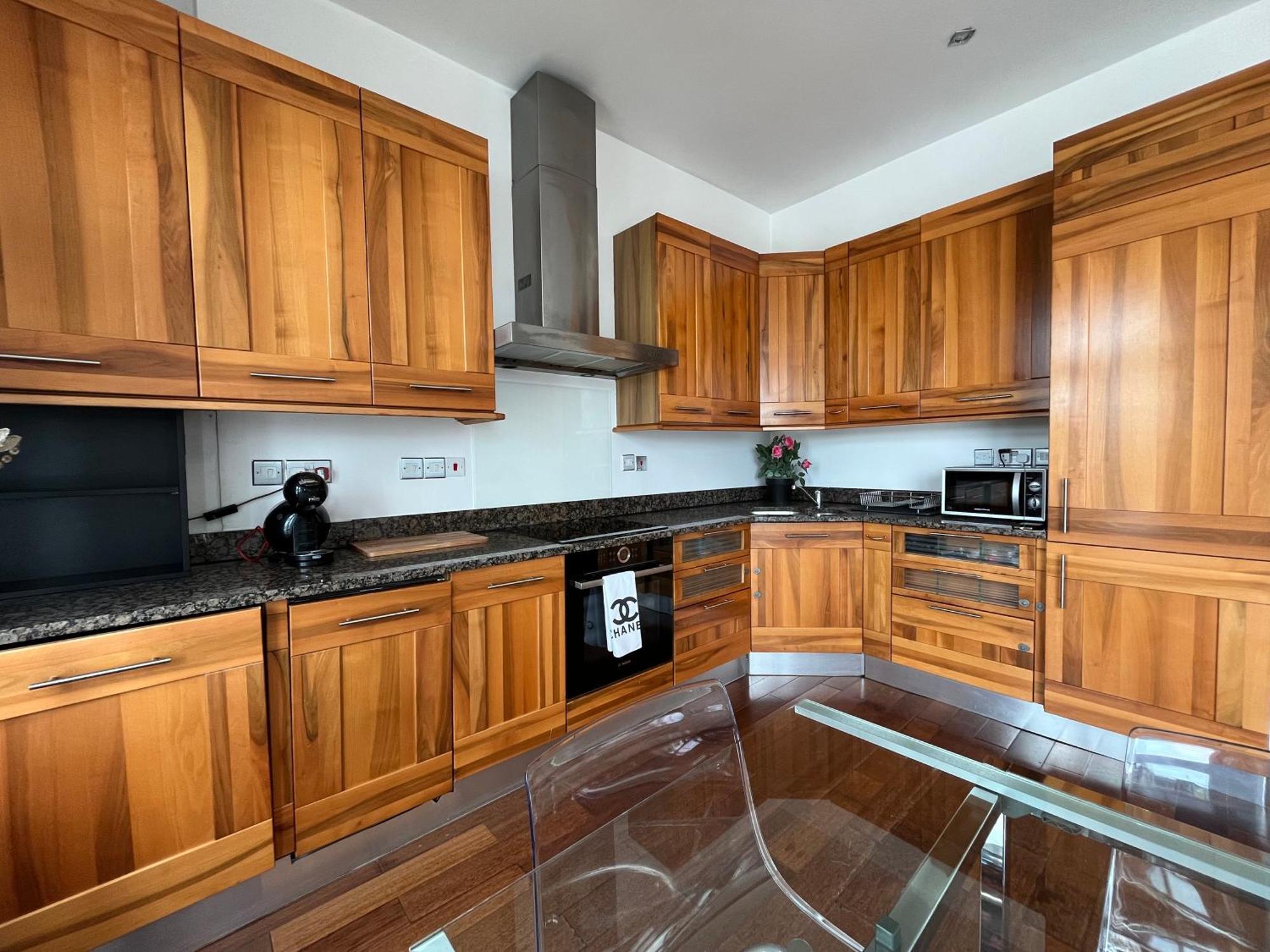 Luxury 2 Double Bedroom Flat - Kensington * Londen
