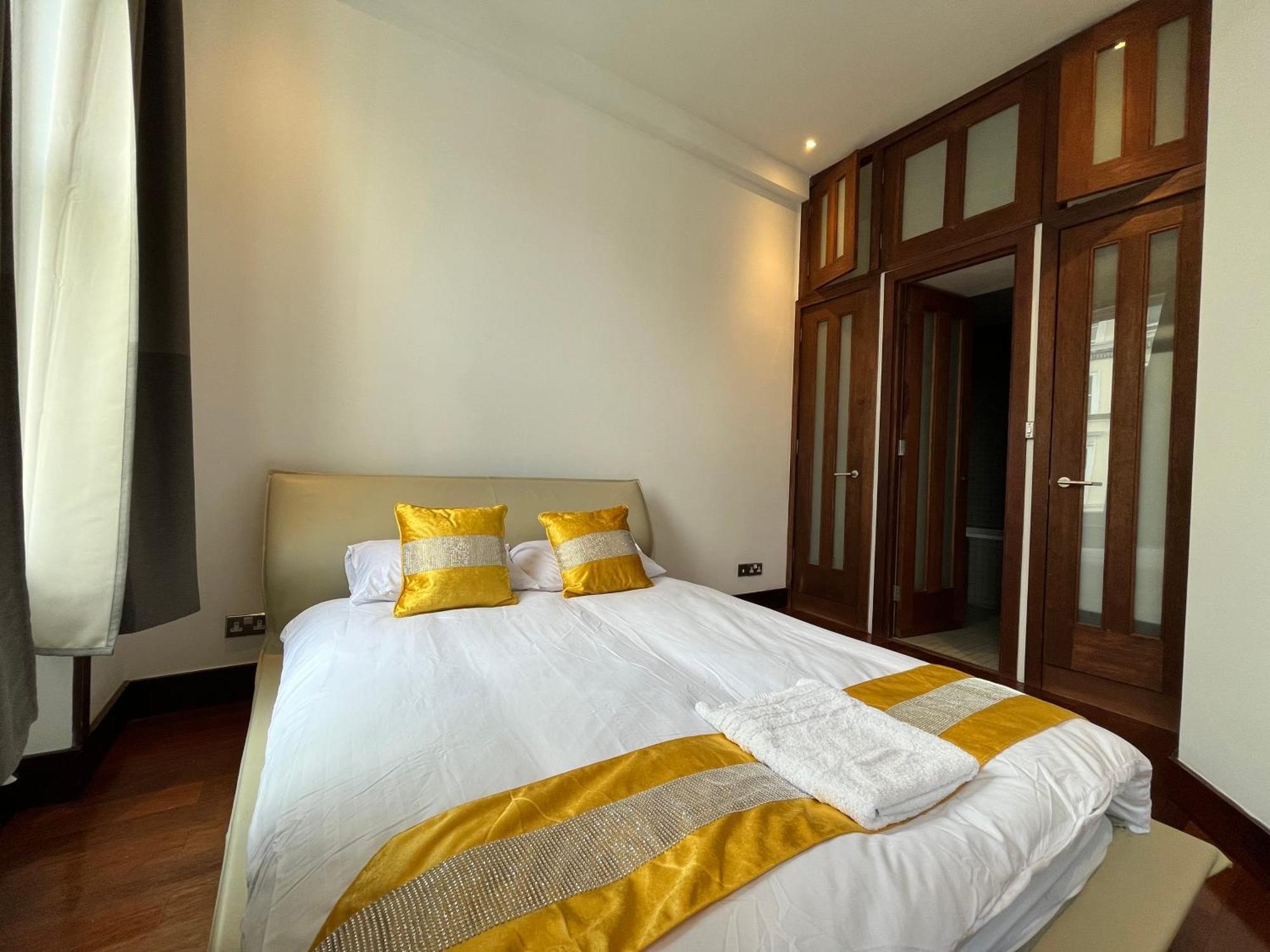 Luxury 2 Double Bedroom Flat - Kensington * Londen