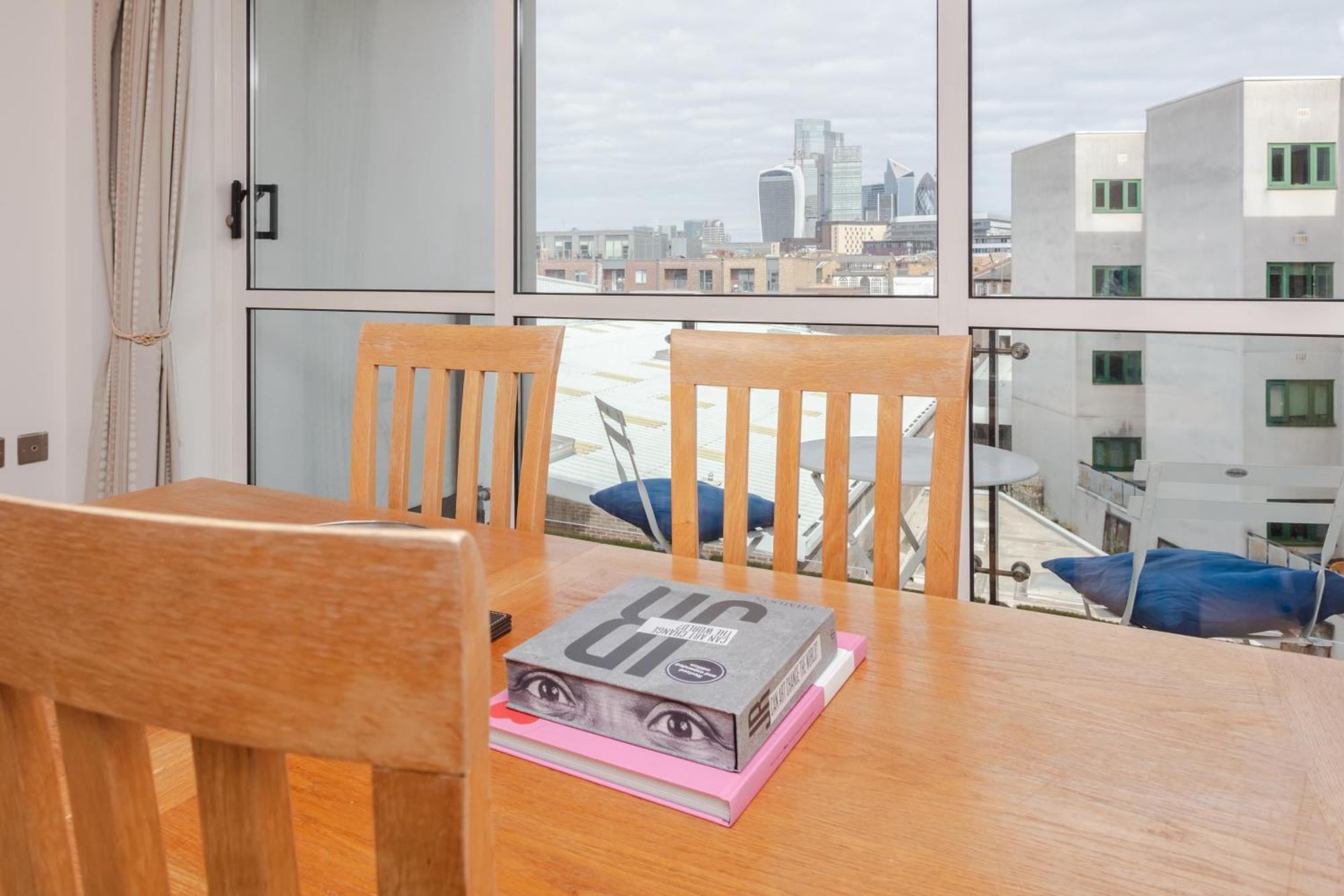 Spacious 2 Bedroom Flat On Bermondsey St London