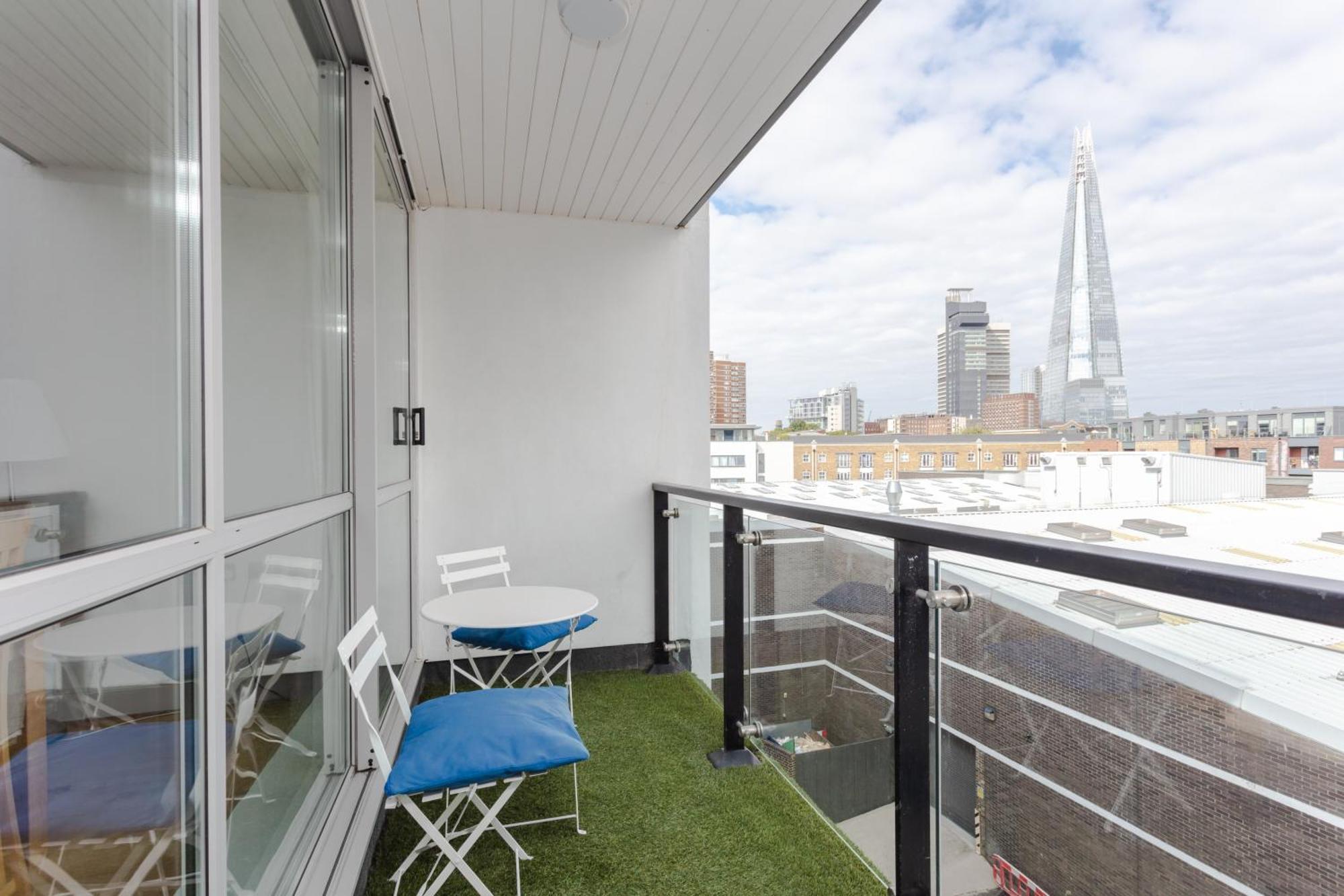 Spacious 2 Bedroom Flat On Bermondsey St London