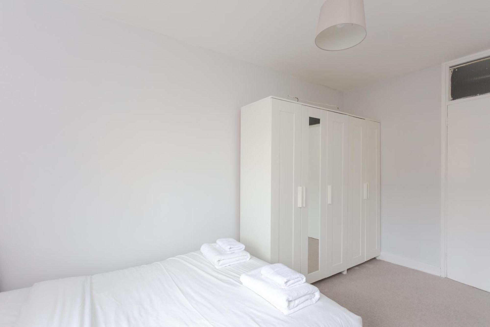 Spacious 3 Bedroom Flat In The Heart Of Shoreditch * Londra