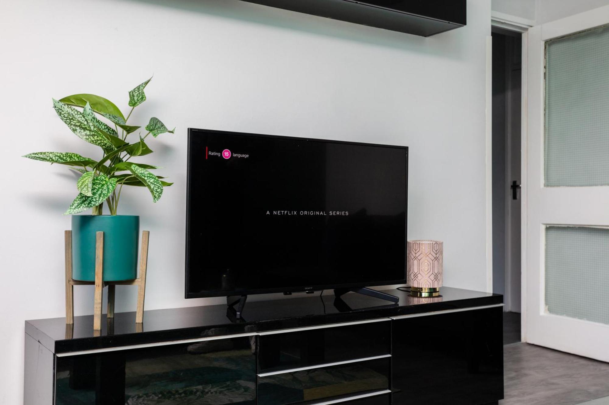 Spacious 3 Bedroom Flat In The Heart Of Shoreditch Lägenhet