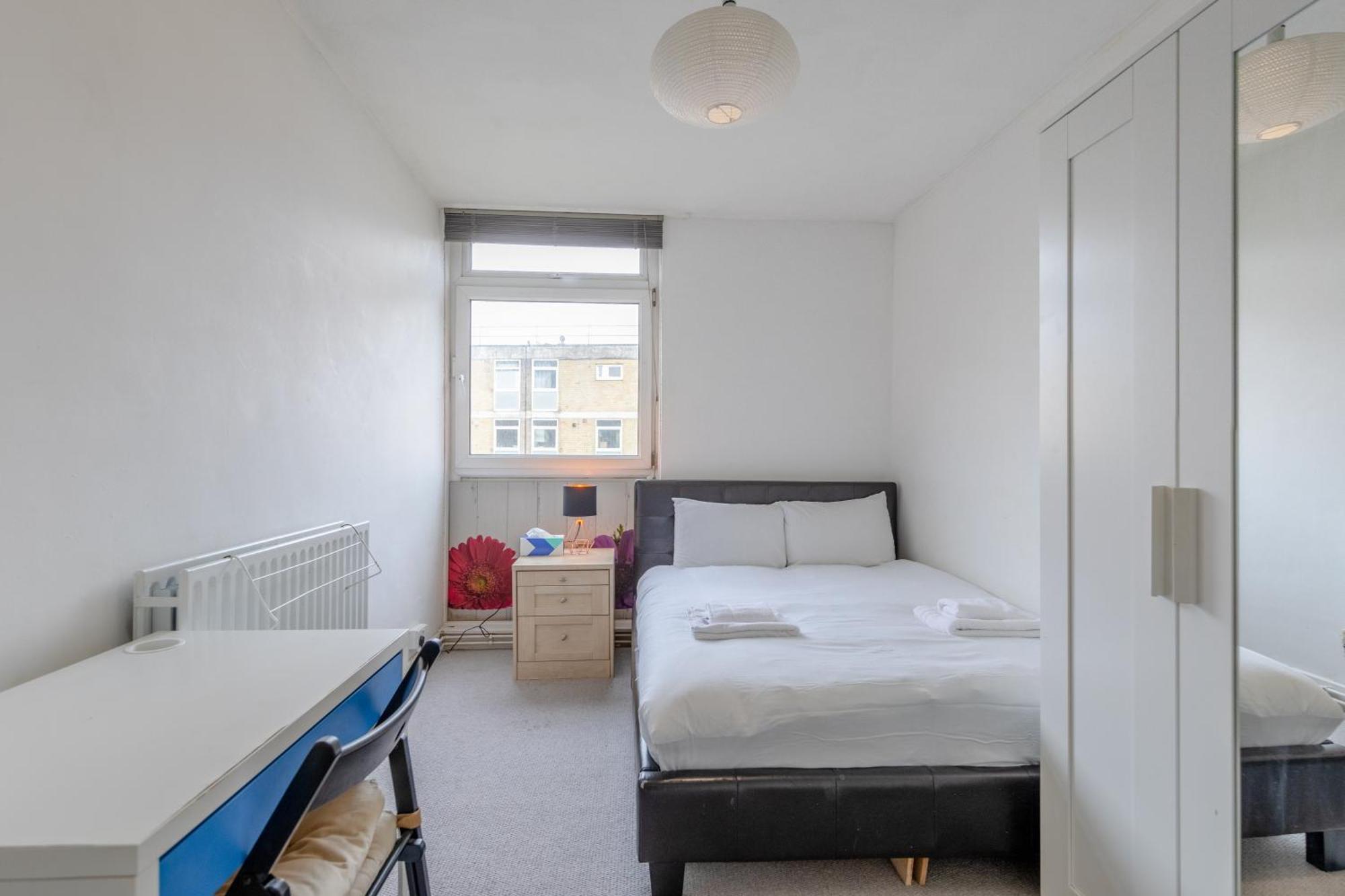 Spacious 3 Bedroom Flat In The Heart Of Shoreditch Londra