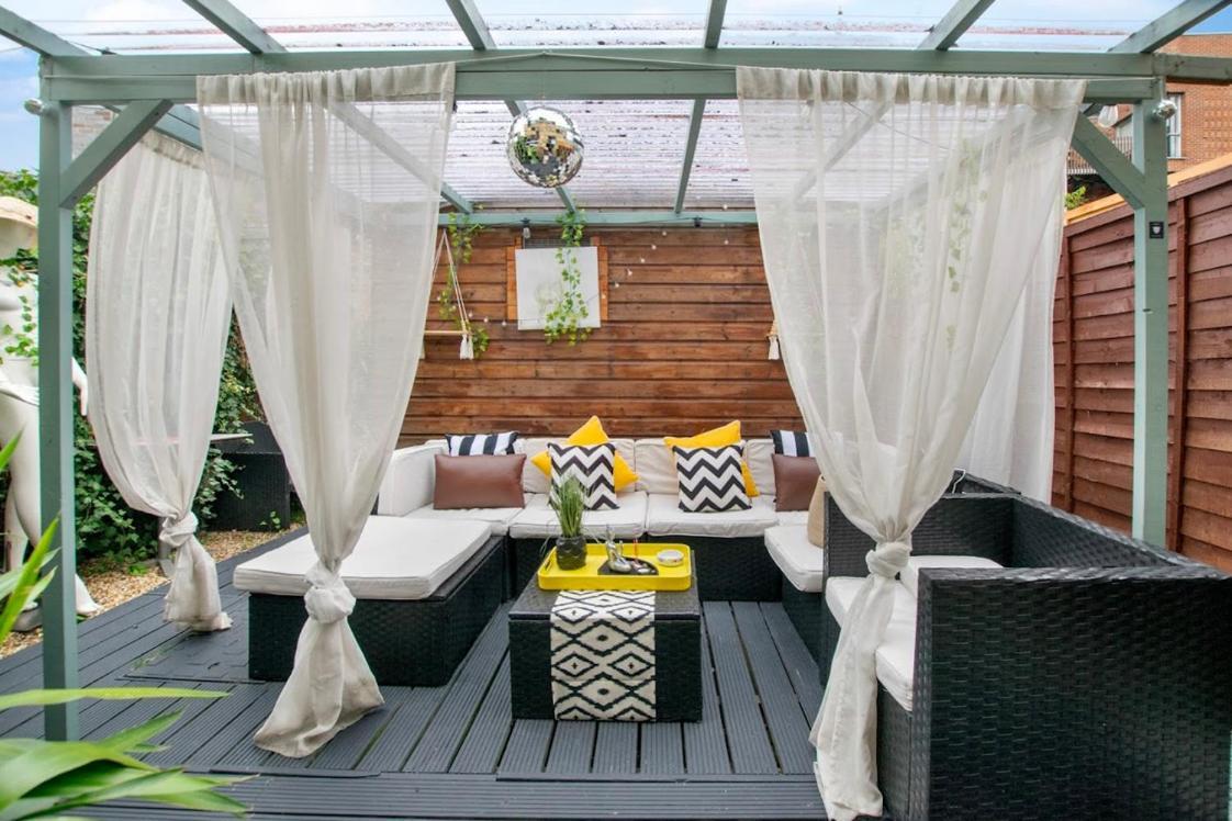 Ferienhaus 2bed Garden House W/hot Tub, Sauna & Cinema London