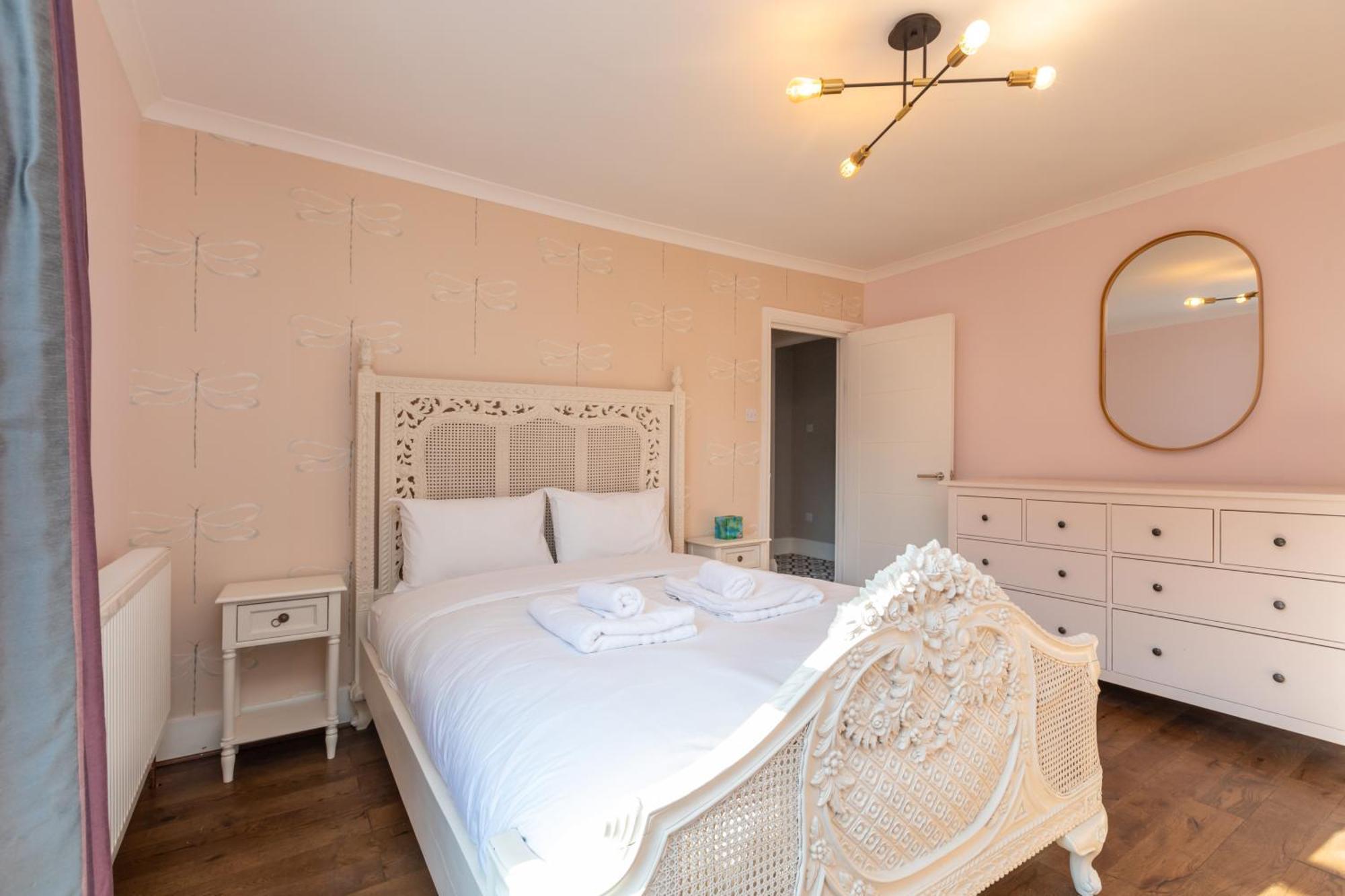 Spacious & Pristine 2bd Flat - Balham Appartement Londen
