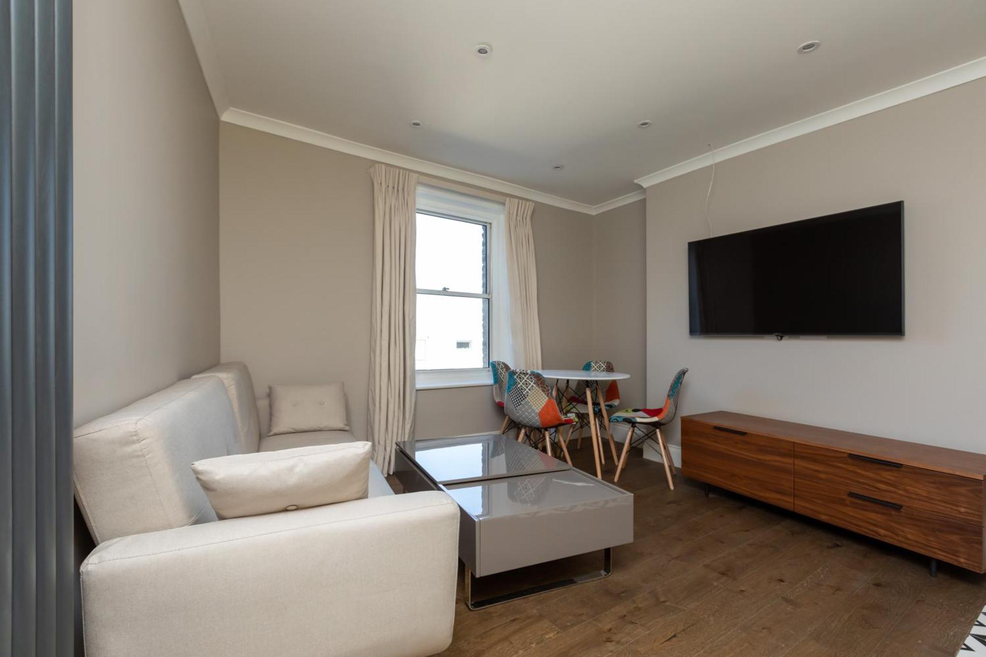 Spacious & Pristine 2bd Flat - Balham *
