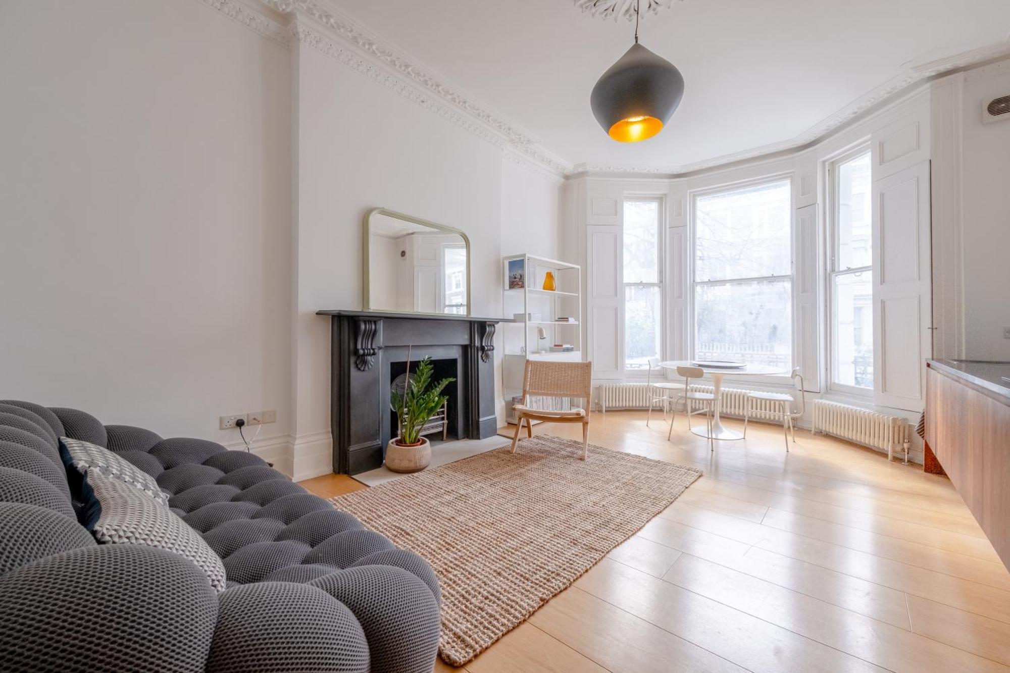 Stylish & Light Victorian 2bd Flat - Holland Park Lägenhet *