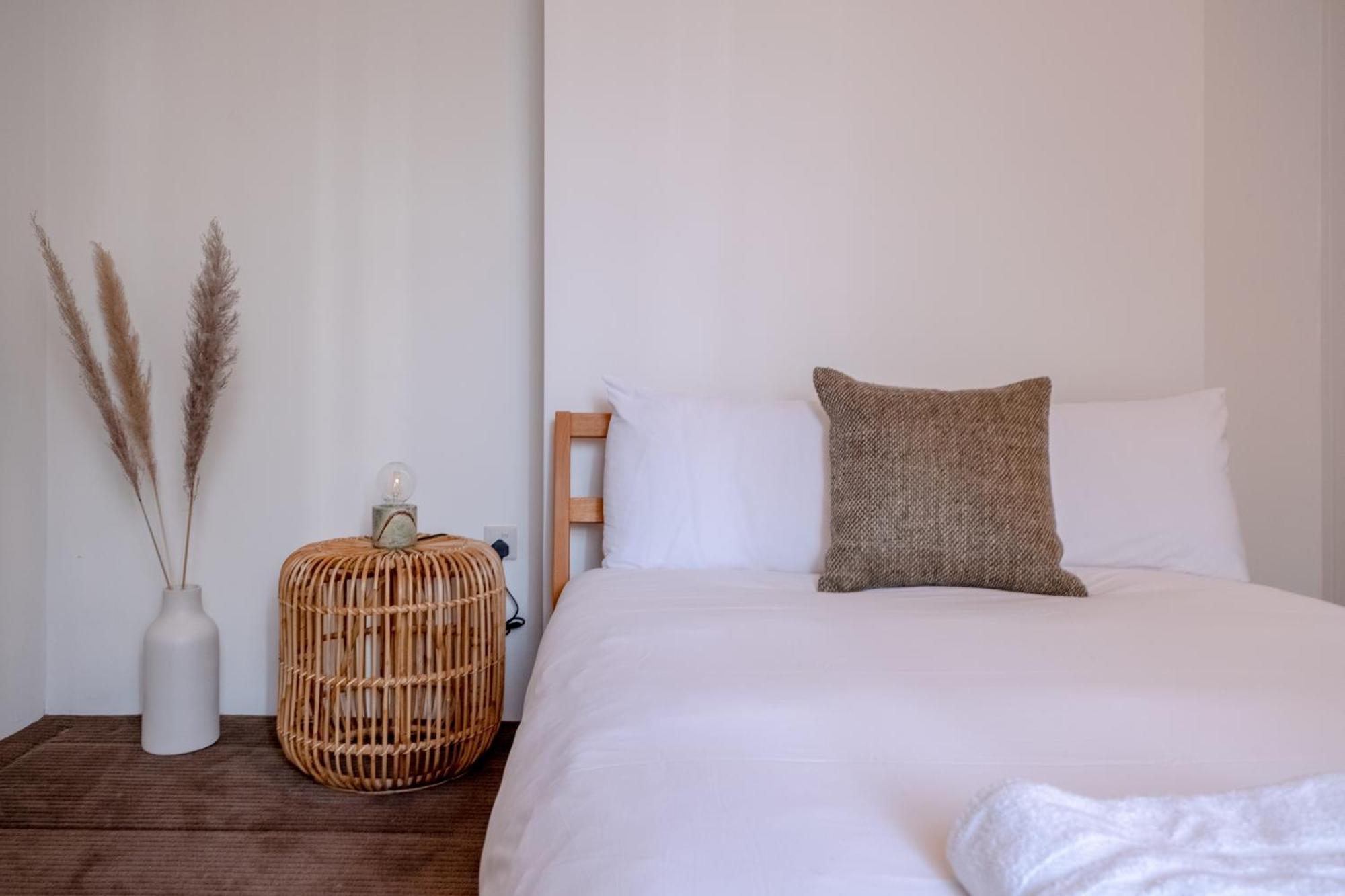 Stylish & Light Victorian 2bd Flat - Holland Park Lägenhet