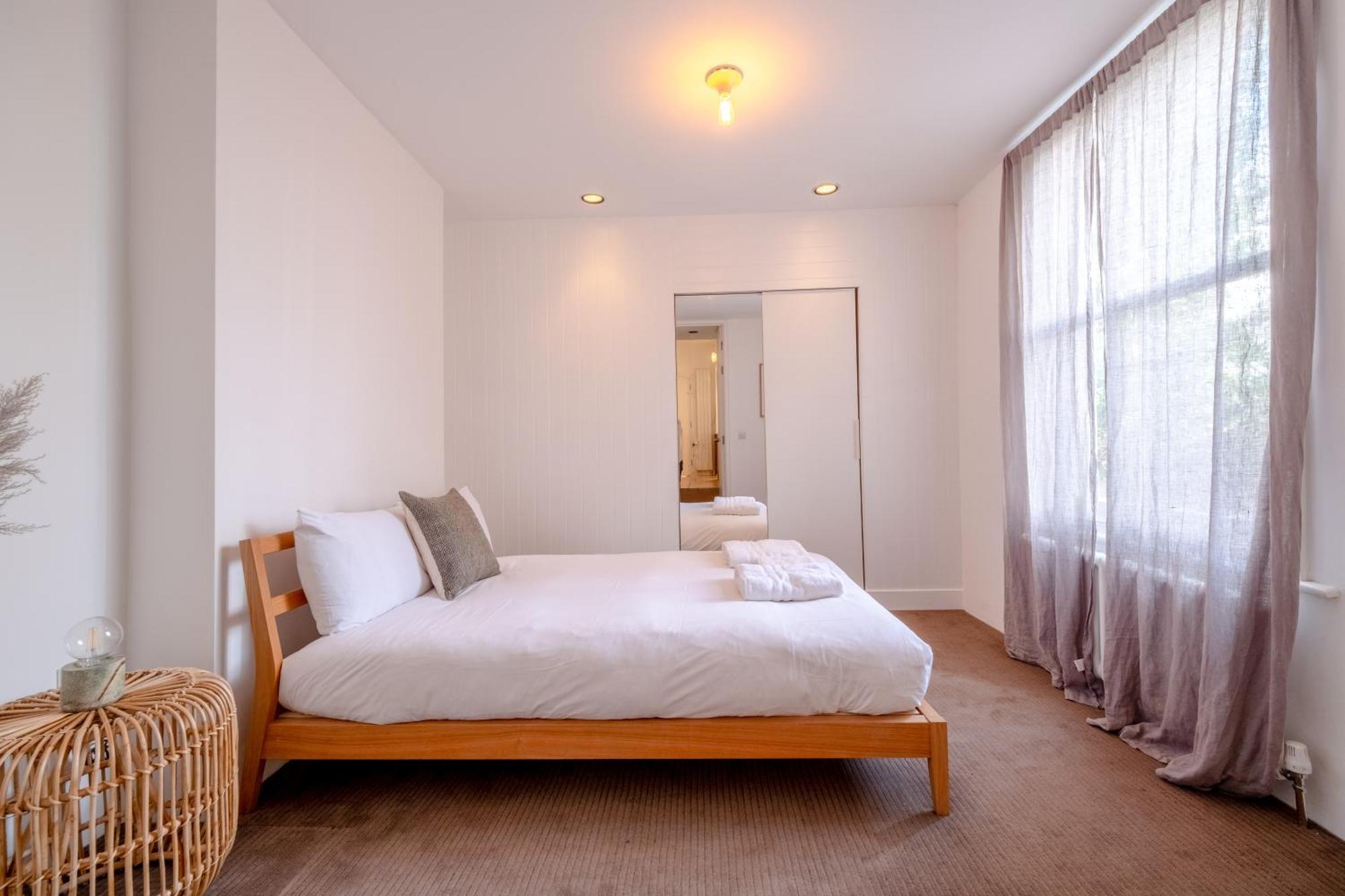 Stylish & Light Victorian 2bd Flat - Holland Park Lägenhet *