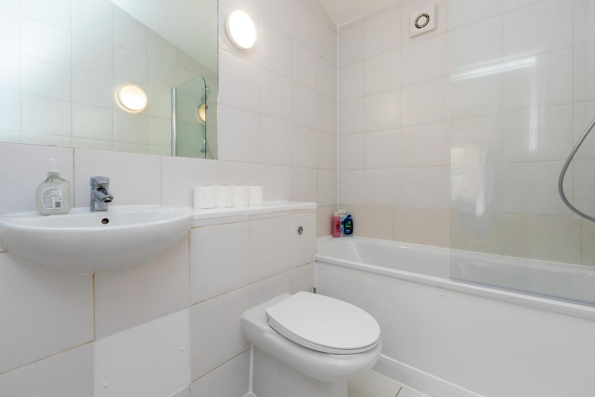 Spaciously Renovated 2bd Flat - Camden Londra