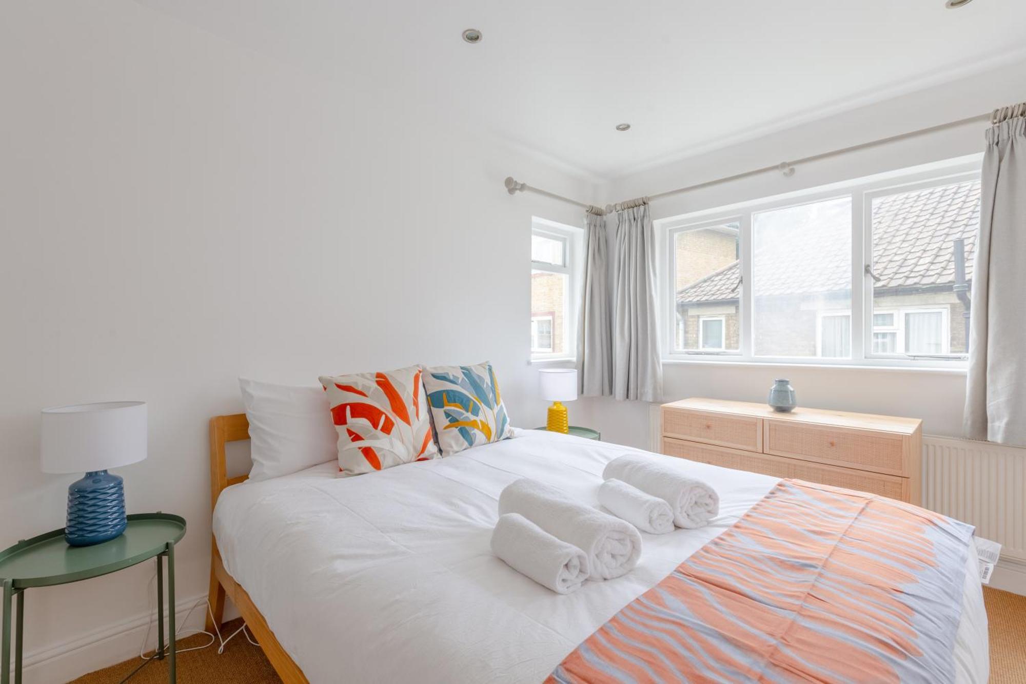Modern 1bd Flat - 15 Min Walk To Bridge Lejlighed