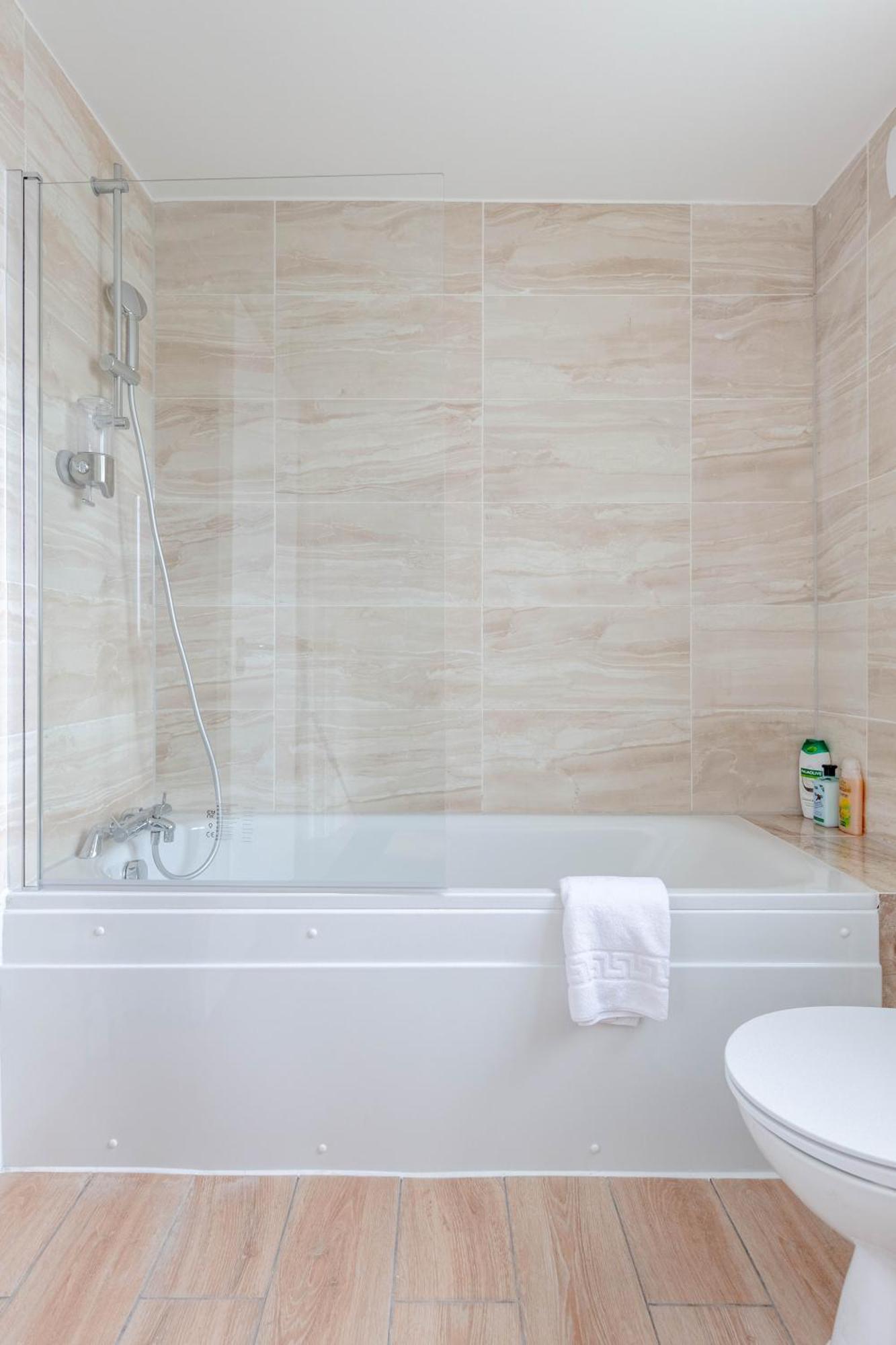 2bd East Sleeps 7! Appartement Londen
