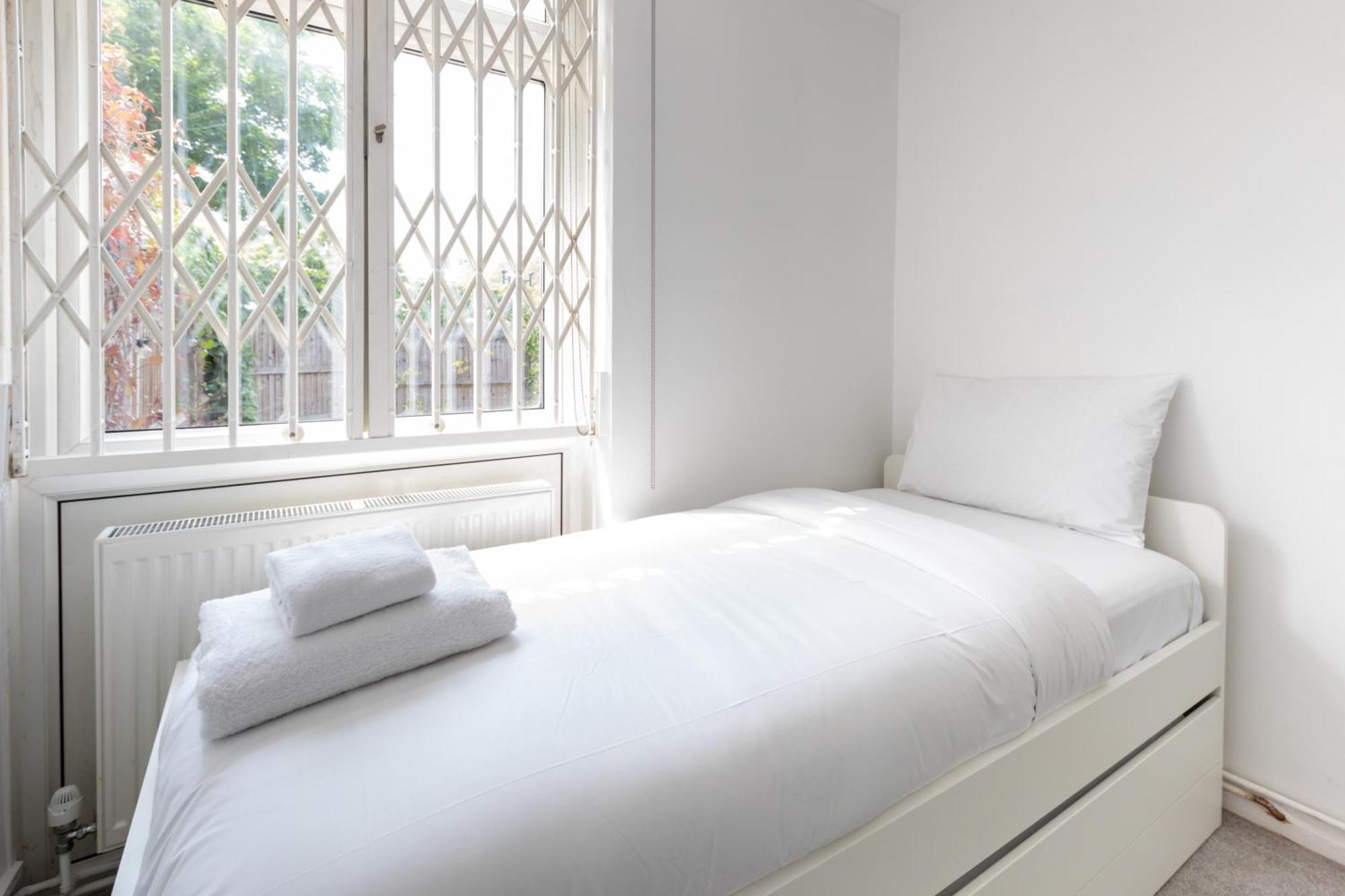 Spacious & Welcoming 4bd House - Kennington Appartement Londen