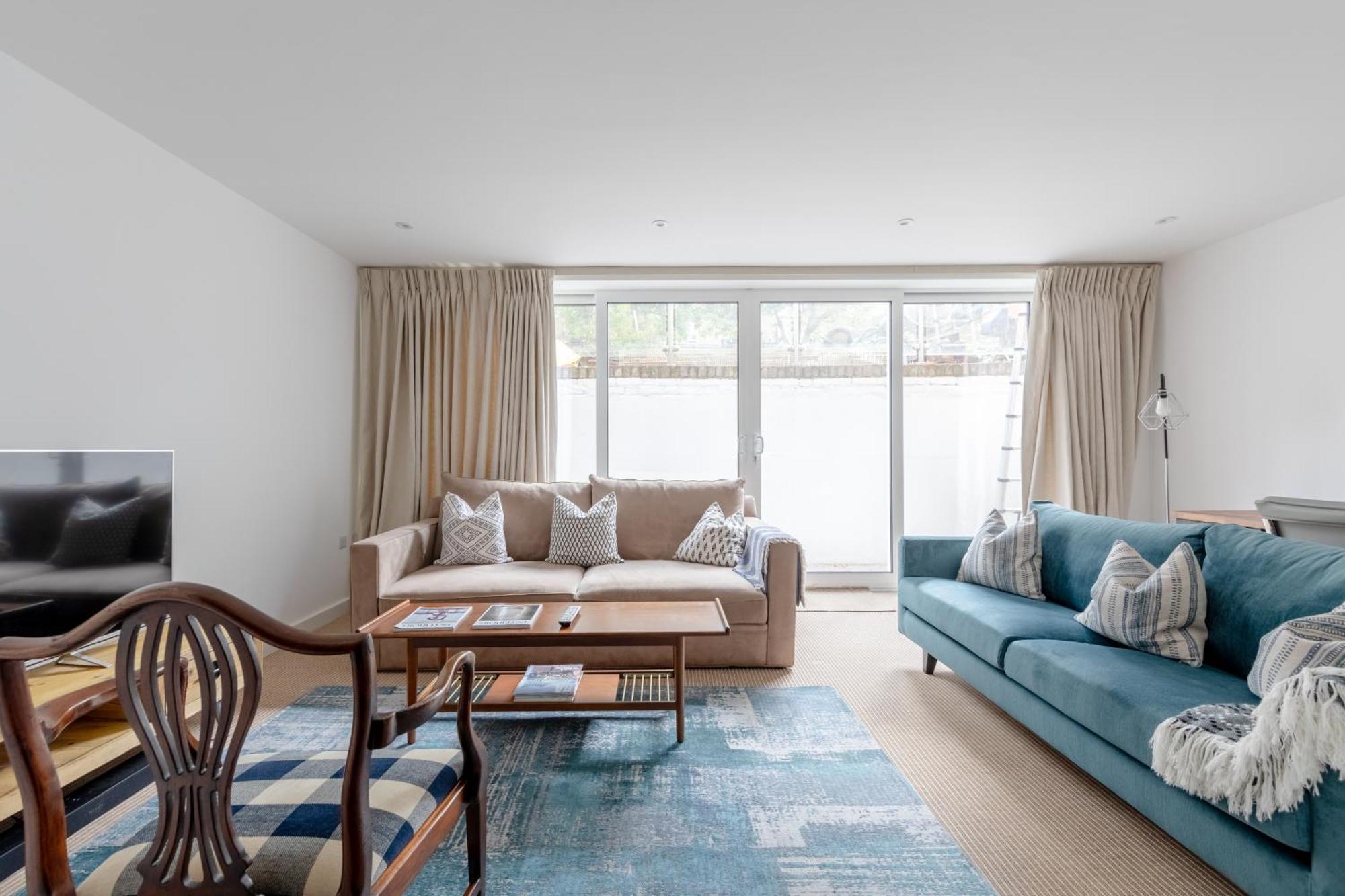 Apartment Beautifully Refurbished 2bd Flat- Clapham *
