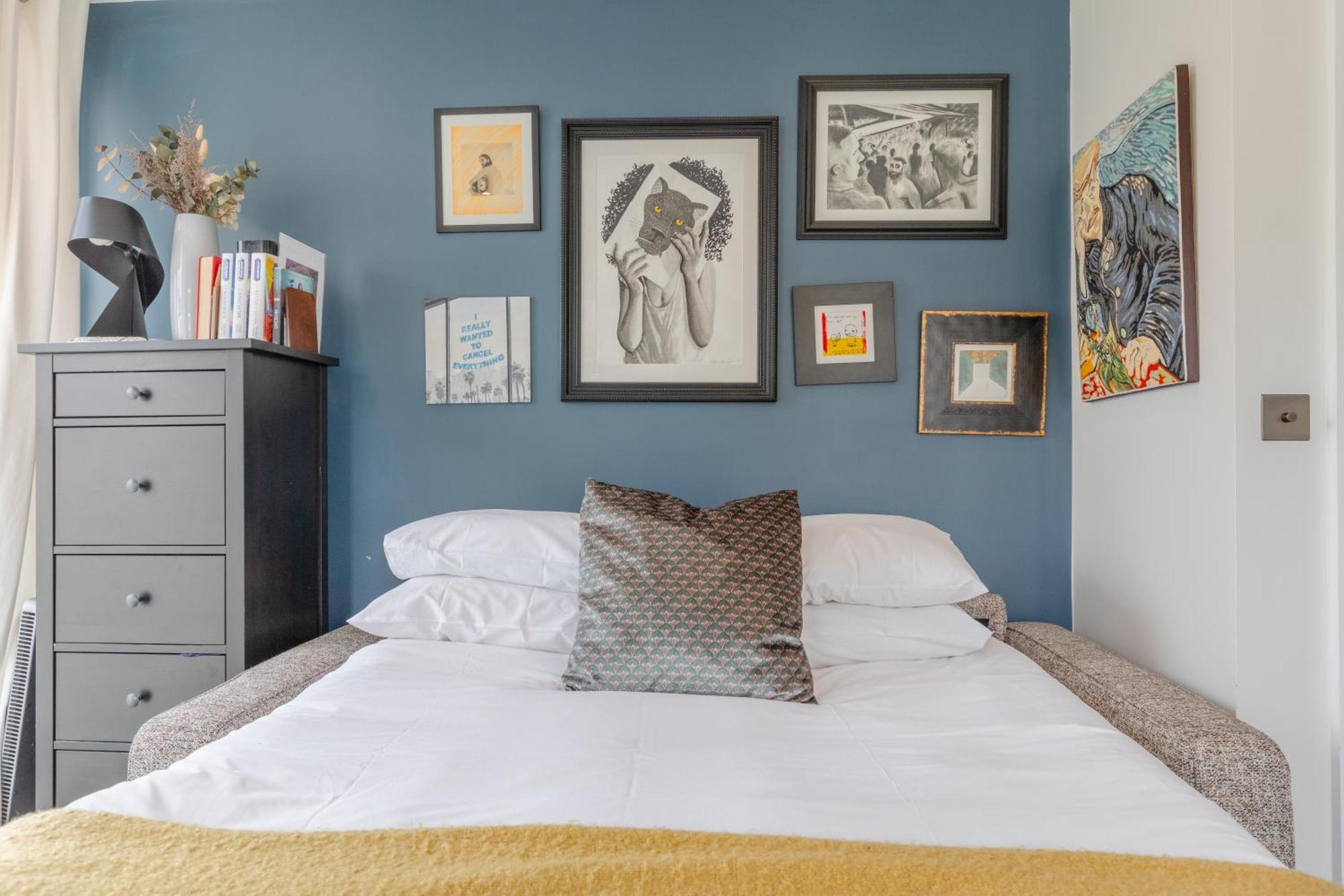 Sleek & Spacious 2bd Flat - Clapham Appartement Londen