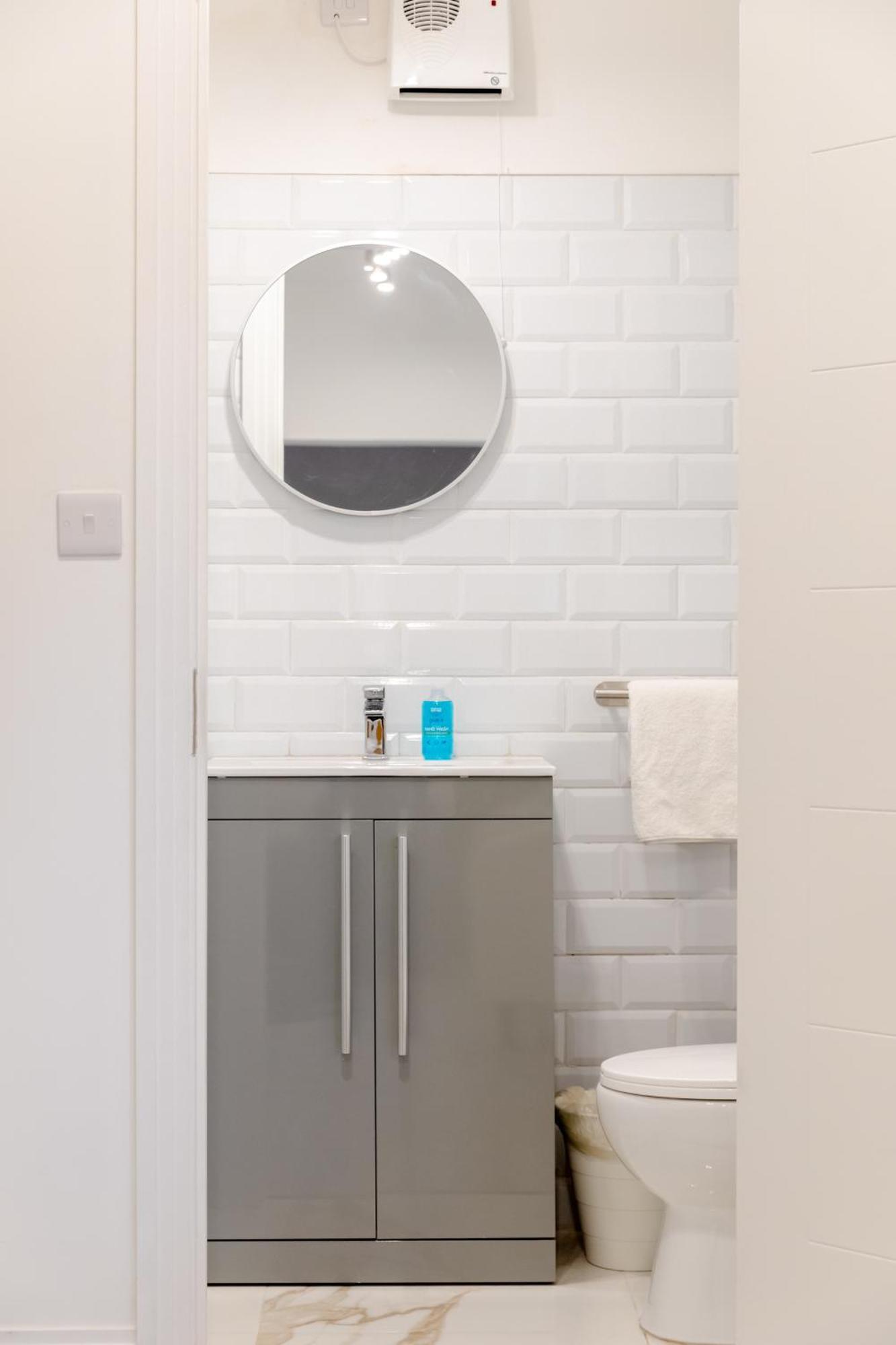 Contemporary 1bd Flat - Willesden Green! Lägenhet London