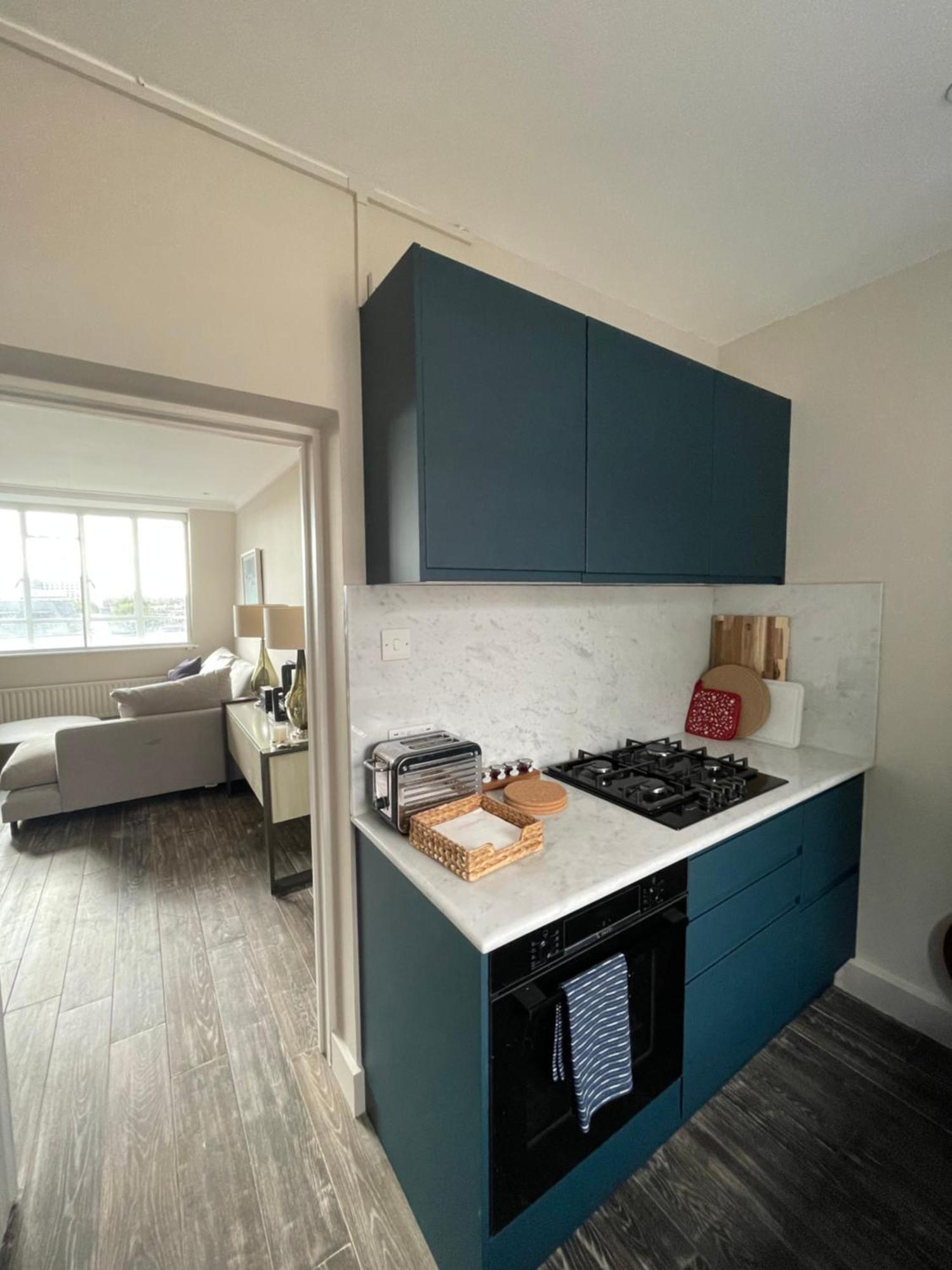 Beautifully Decorated 1bd Oasis - Earl's Court! London