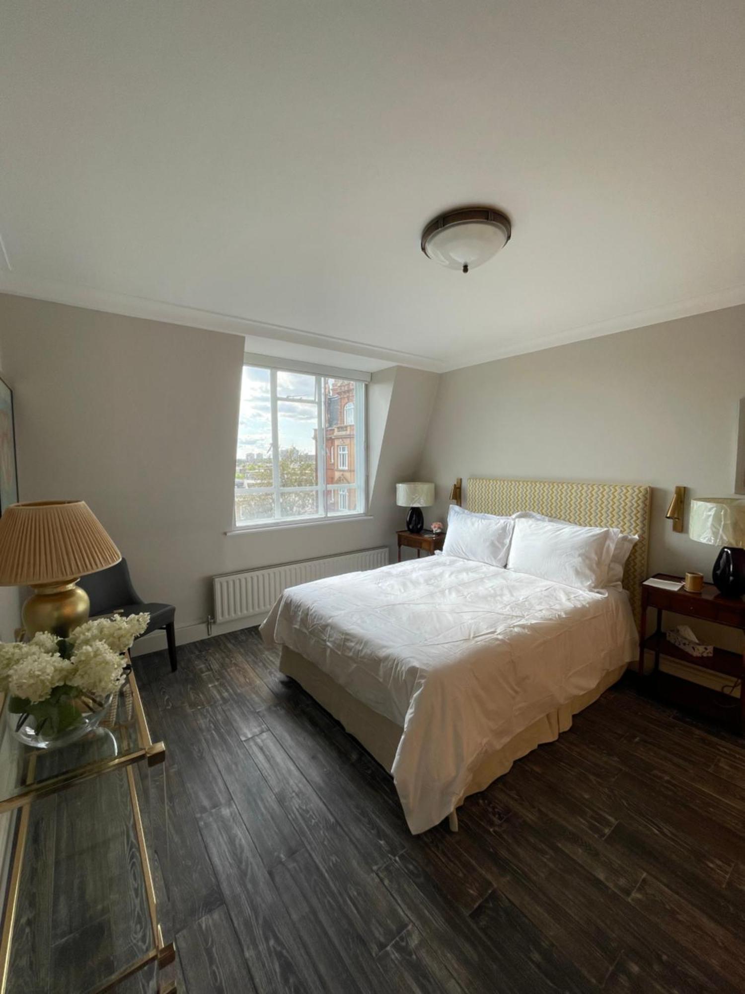Beautifully Decorated 1bd Oasis - Earl's Court! Lejlighed *