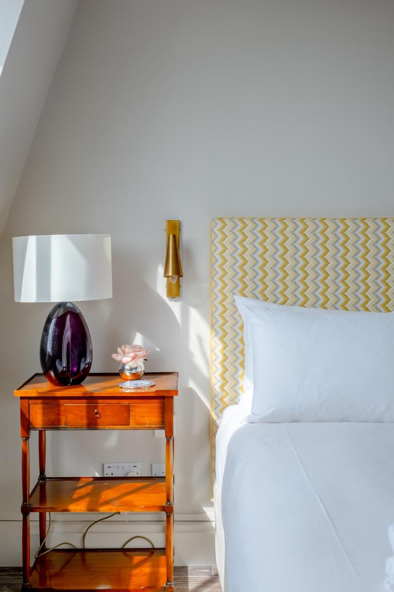 Beautifully Decorated 1bd Oasis - Earl's Court! Lejlighed