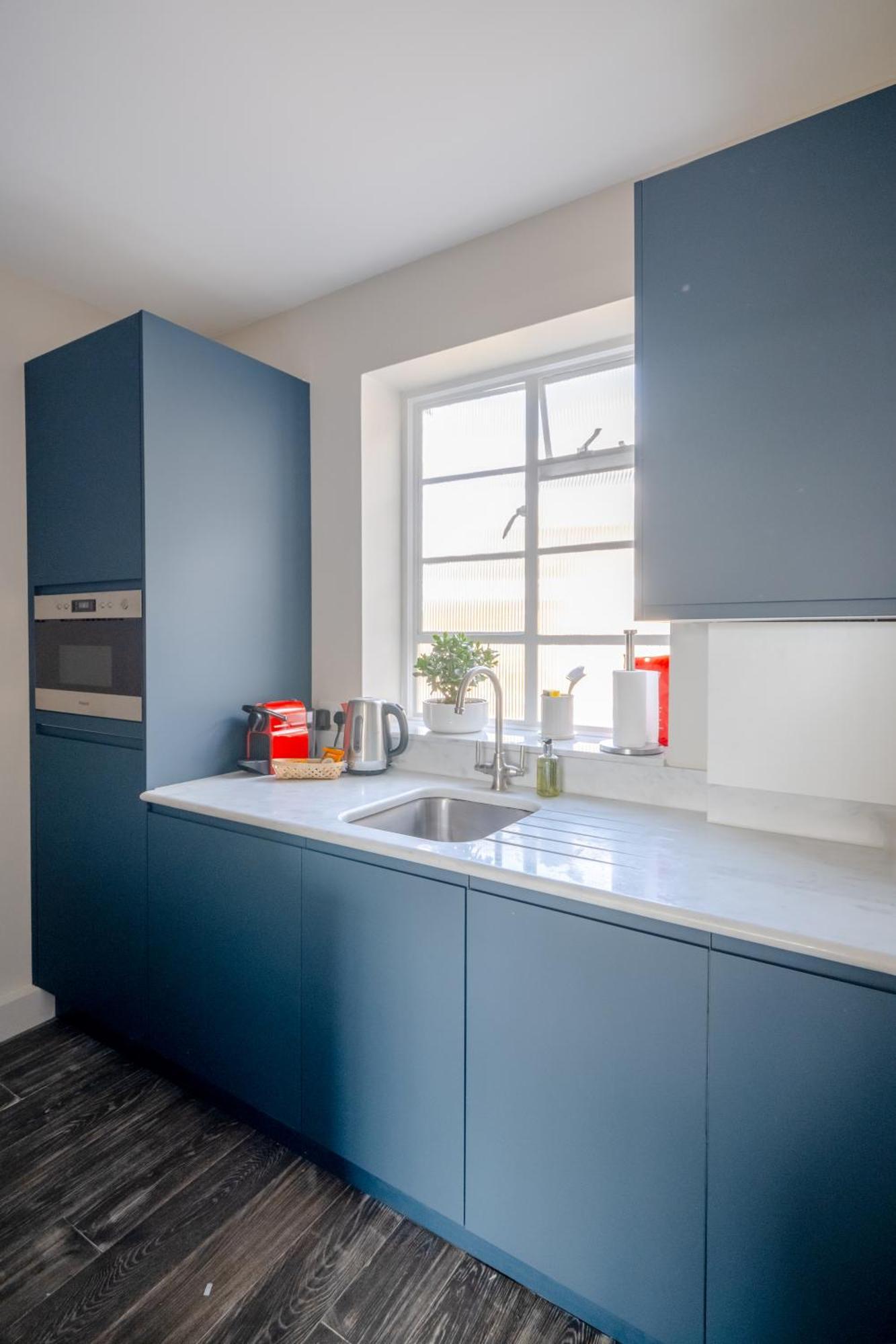 Beautifully Decorated 1bd Oasis - Earl's Court! Lejlighed London