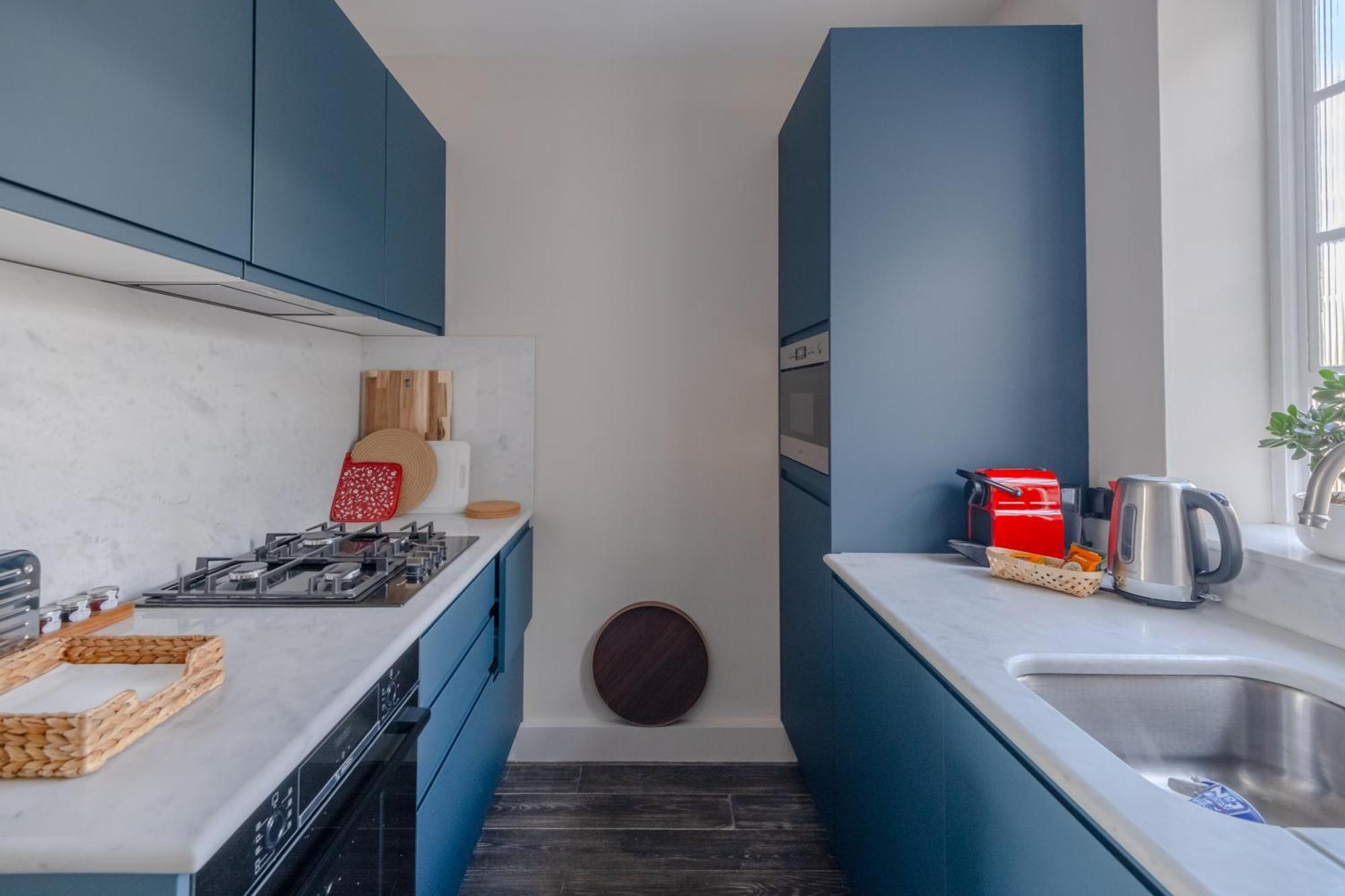Beautifully Decorated 1bd Oasis - Earl's Court! Lejlighed