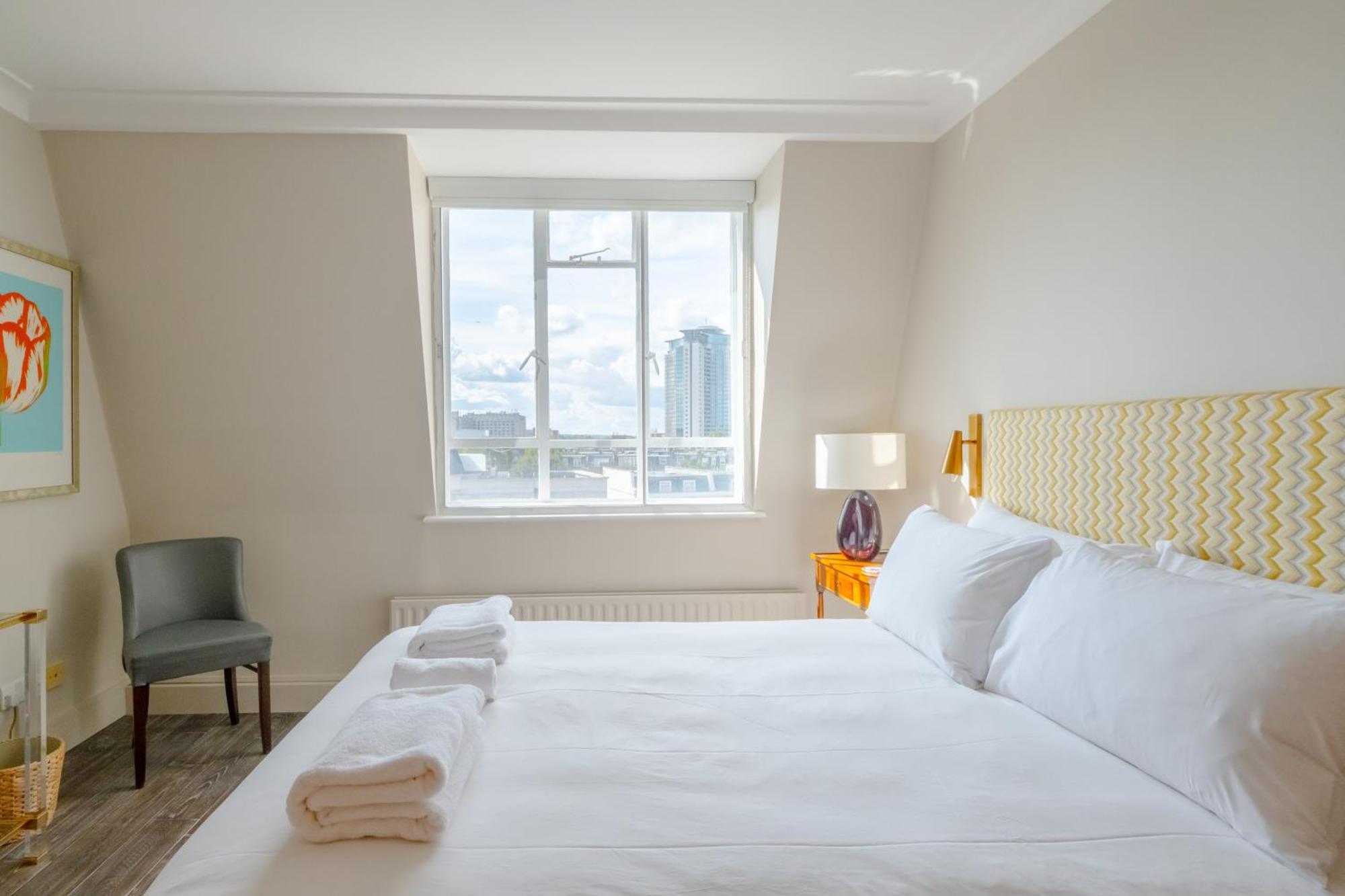 Beautifully Decorated 1bd Oasis - Earl's Court! Lejlighed *