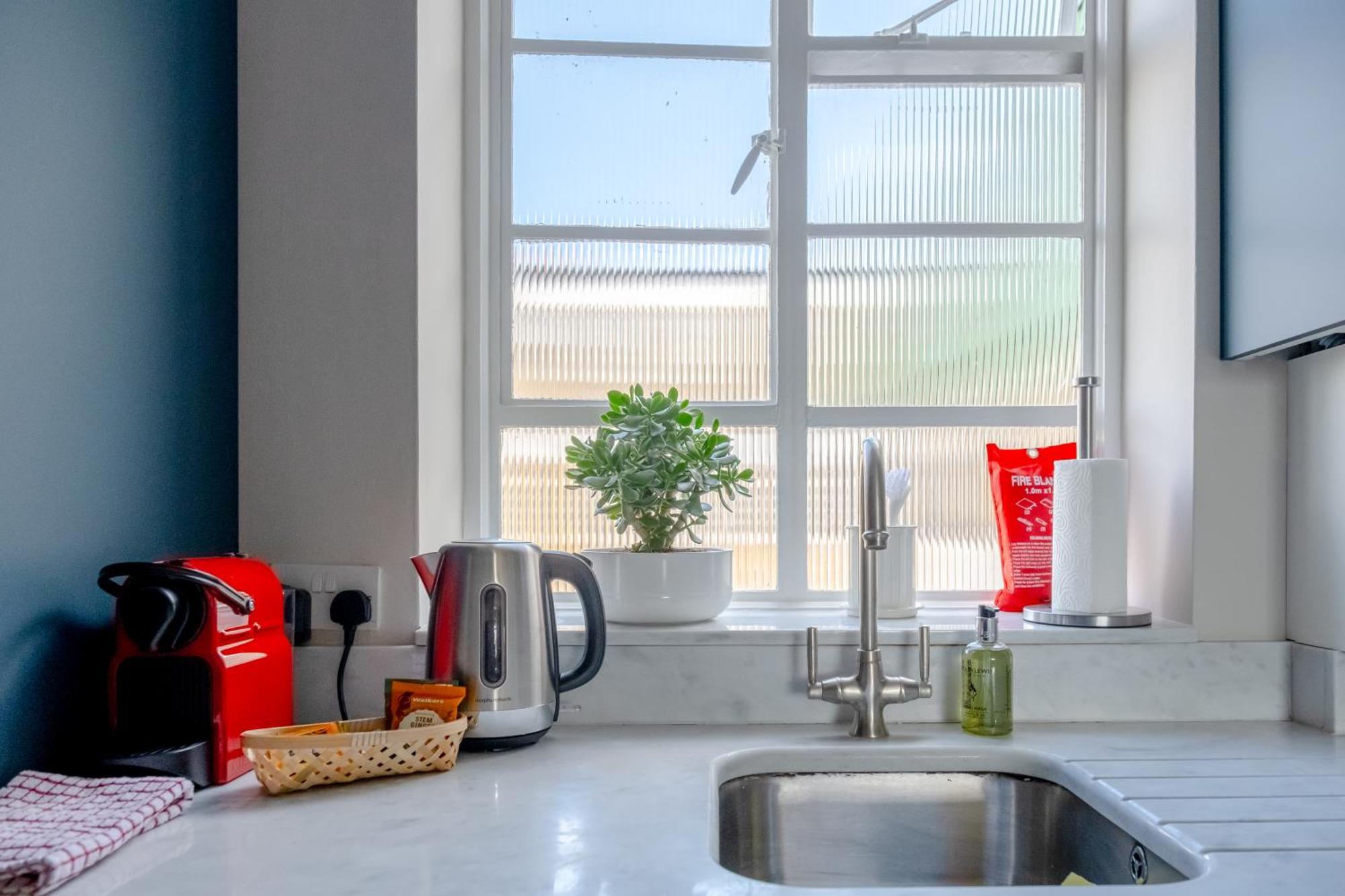 Lejlighed Beautifully Decorated 1bd Oasis - Earl's Court! London
