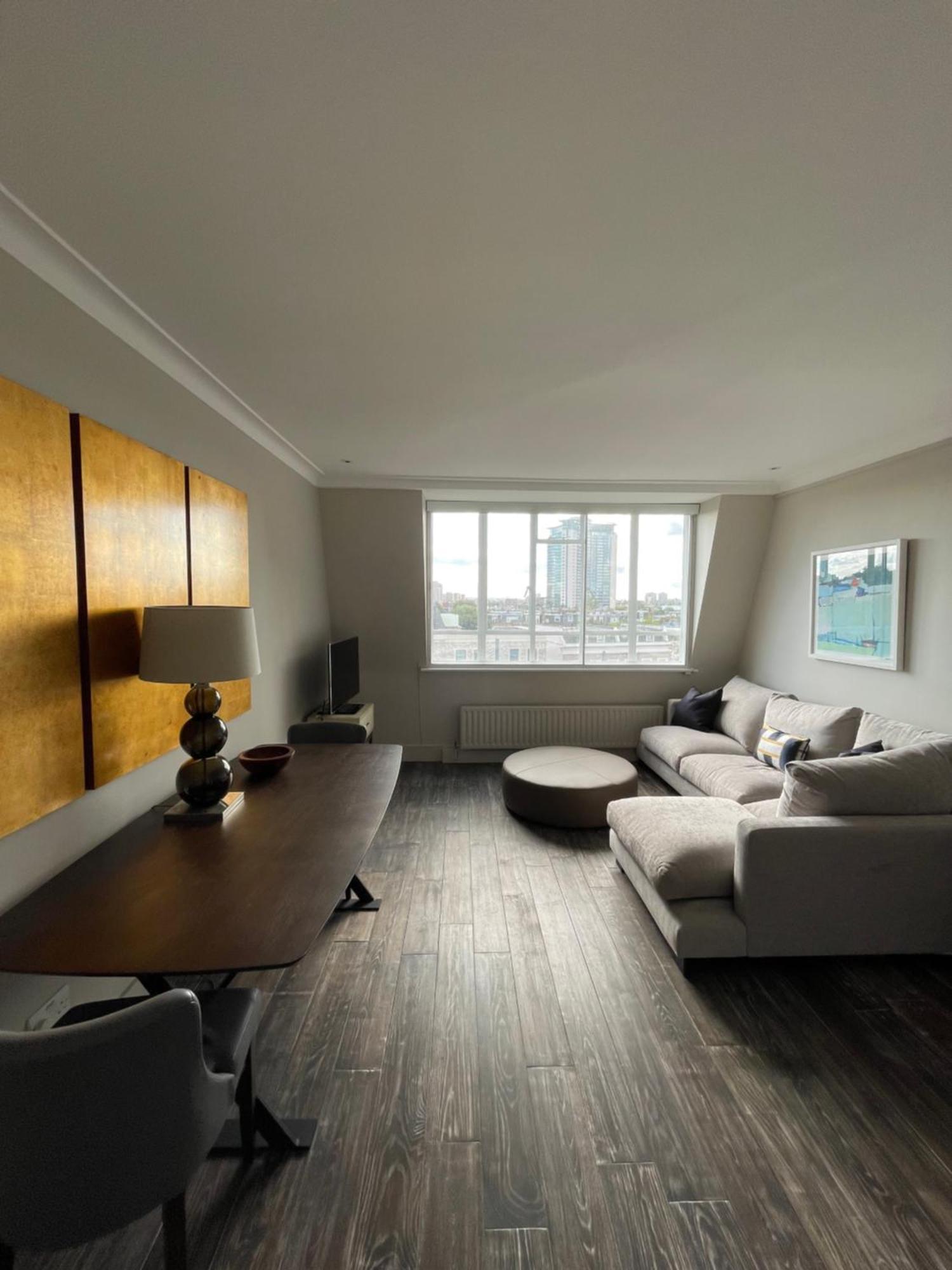 Beautifully Decorated 1bd Oasis - Earl's Court! Lejlighed London