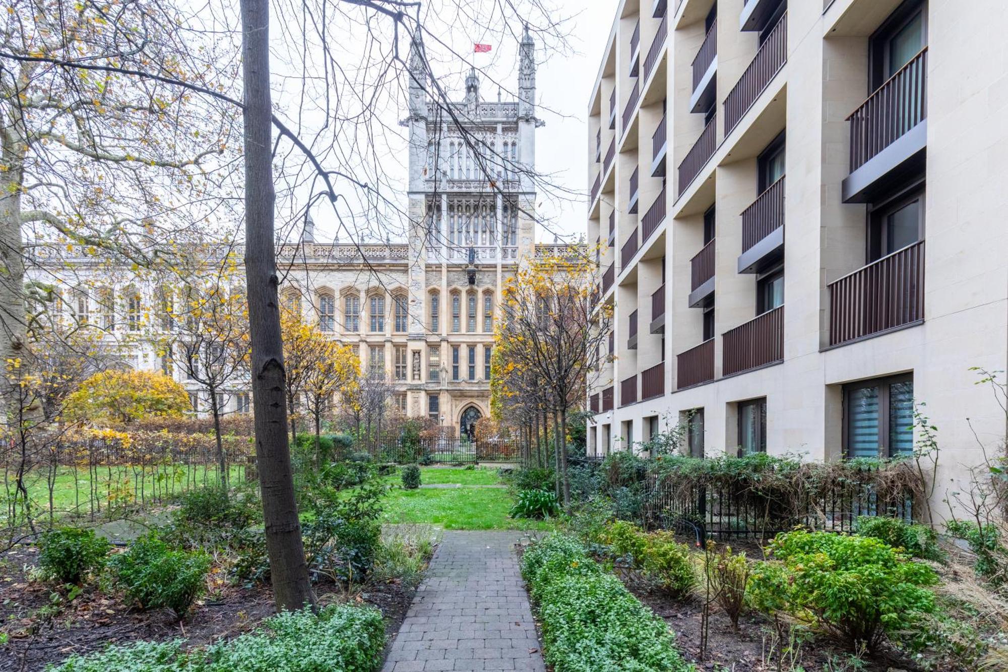 Stylish & Modern 1bd Flat - Chancery Lane! Lejlighed London